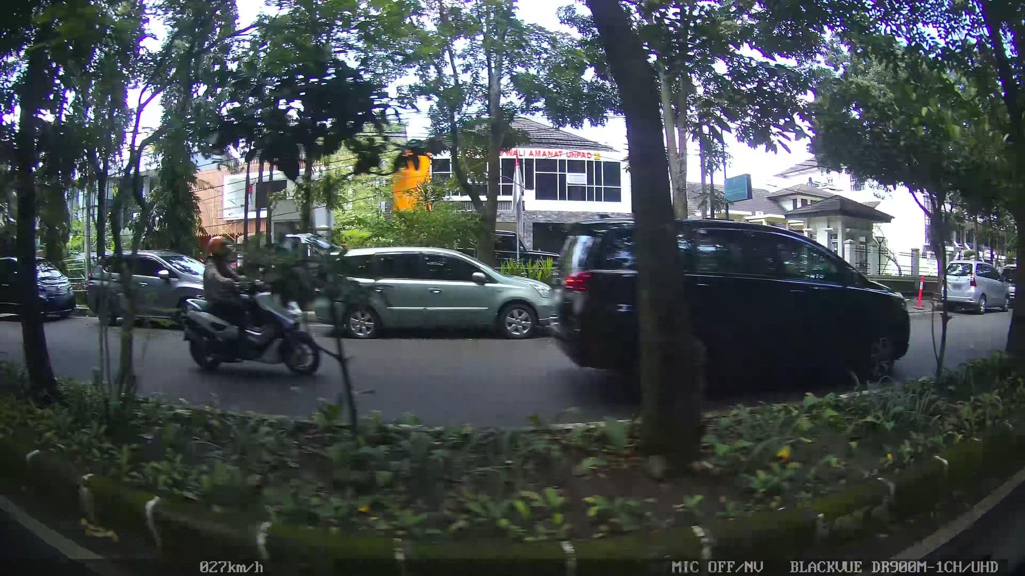 Street view near Meeting Room Amaroossa Hotel, Bandung — © kaart_2 (CC BY-SA · Mapillary)