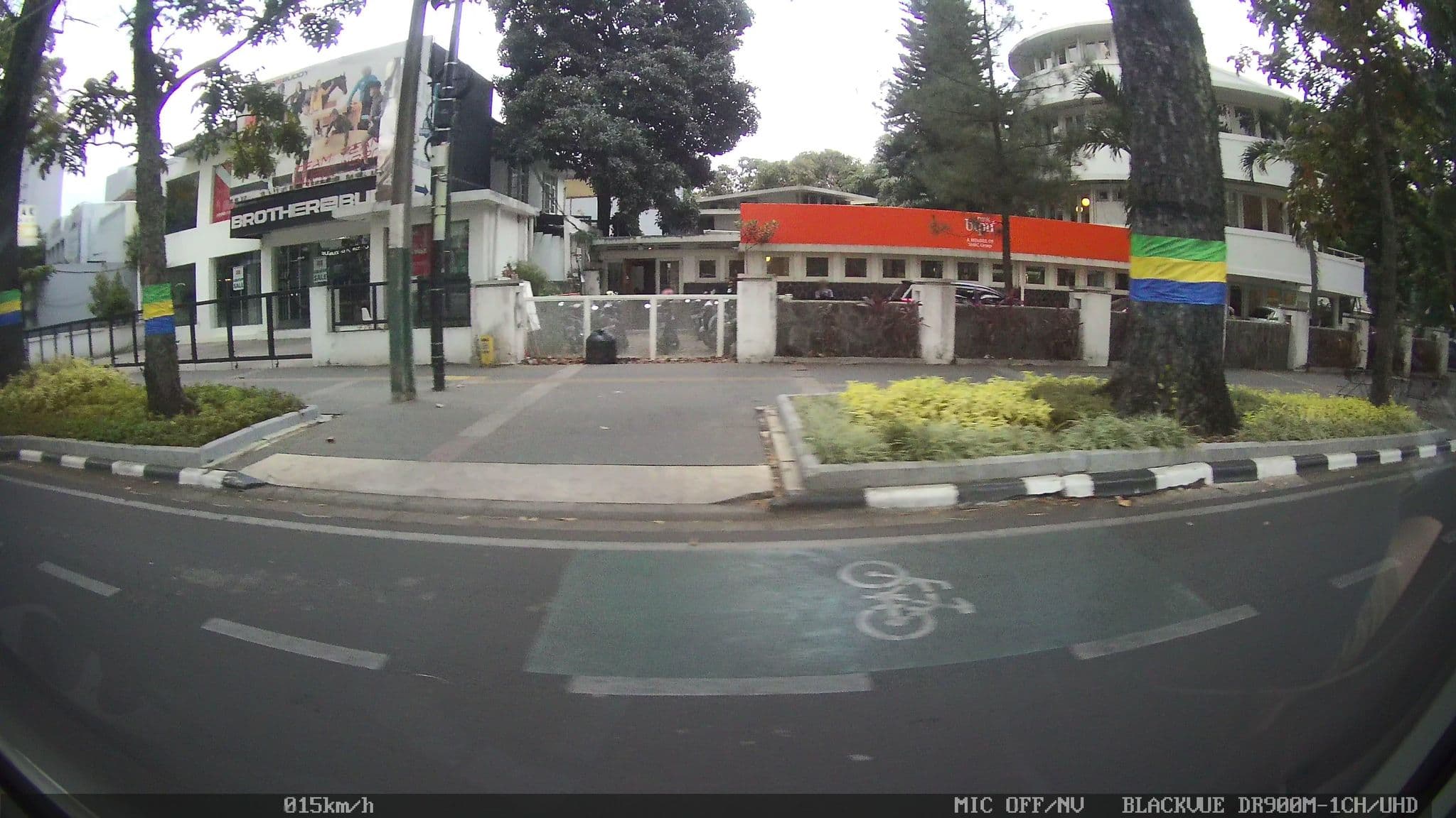 Street view near Hotel New Sany Rosa, Bandung — © kaart_4 (CC BY-SA · Mapillary)