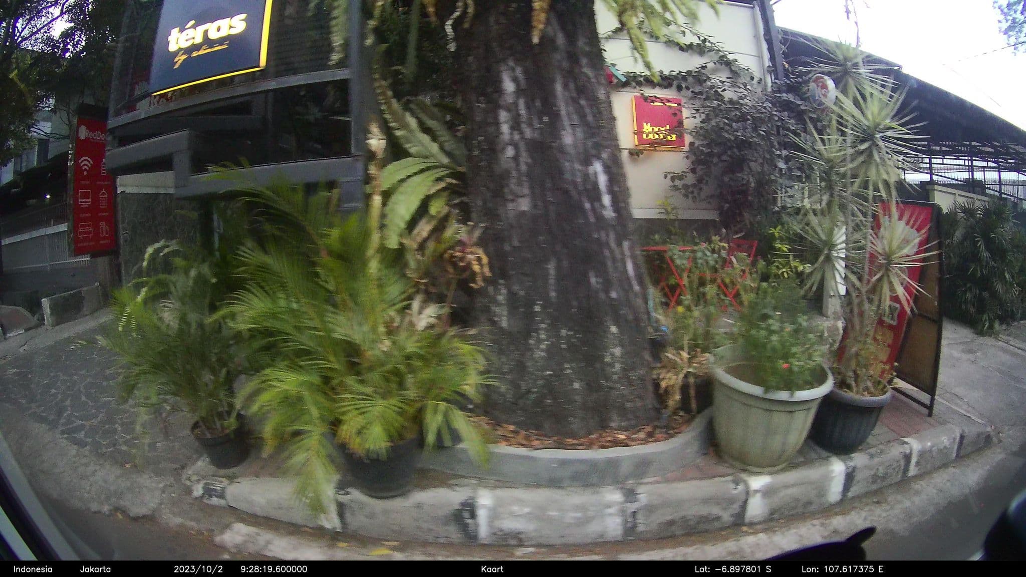 Street view near Hotel & Pondok Wisata Sindang Heula Asli, Bandung — © kaart5 (CC BY-SA · Mapillary)