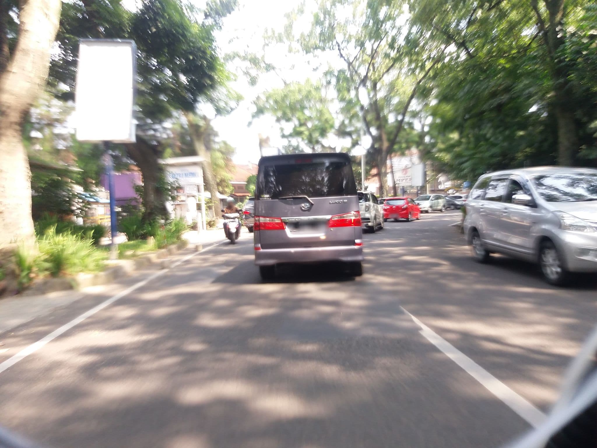 Street view near Wisma Tut Wuri Handayani, Bandung — © hafiedsh22 (CC BY-SA · Mapillary)
