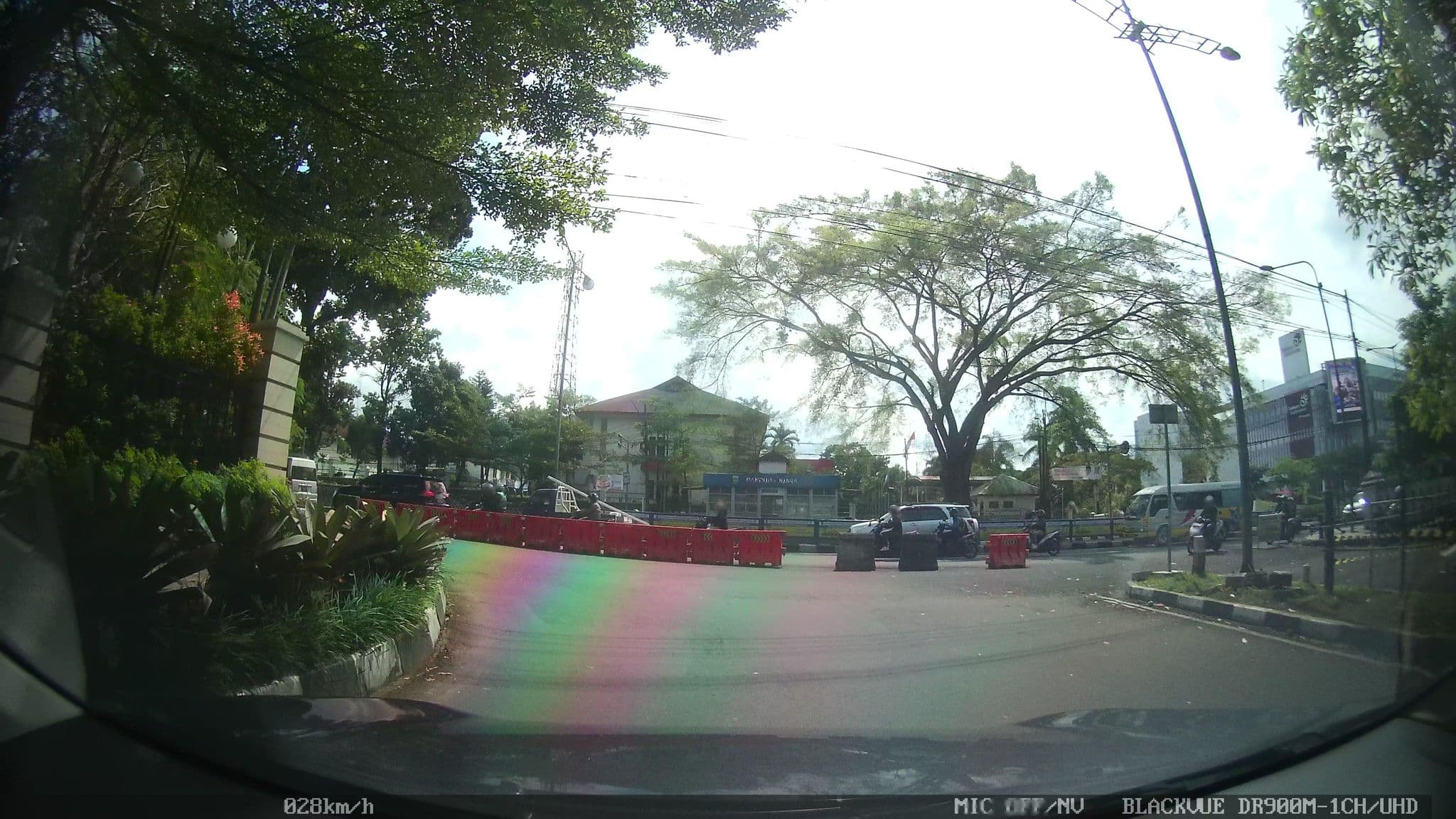 Street view near Hotel Family, Bandung — © kaart5 (CC BY-SA · Mapillary)