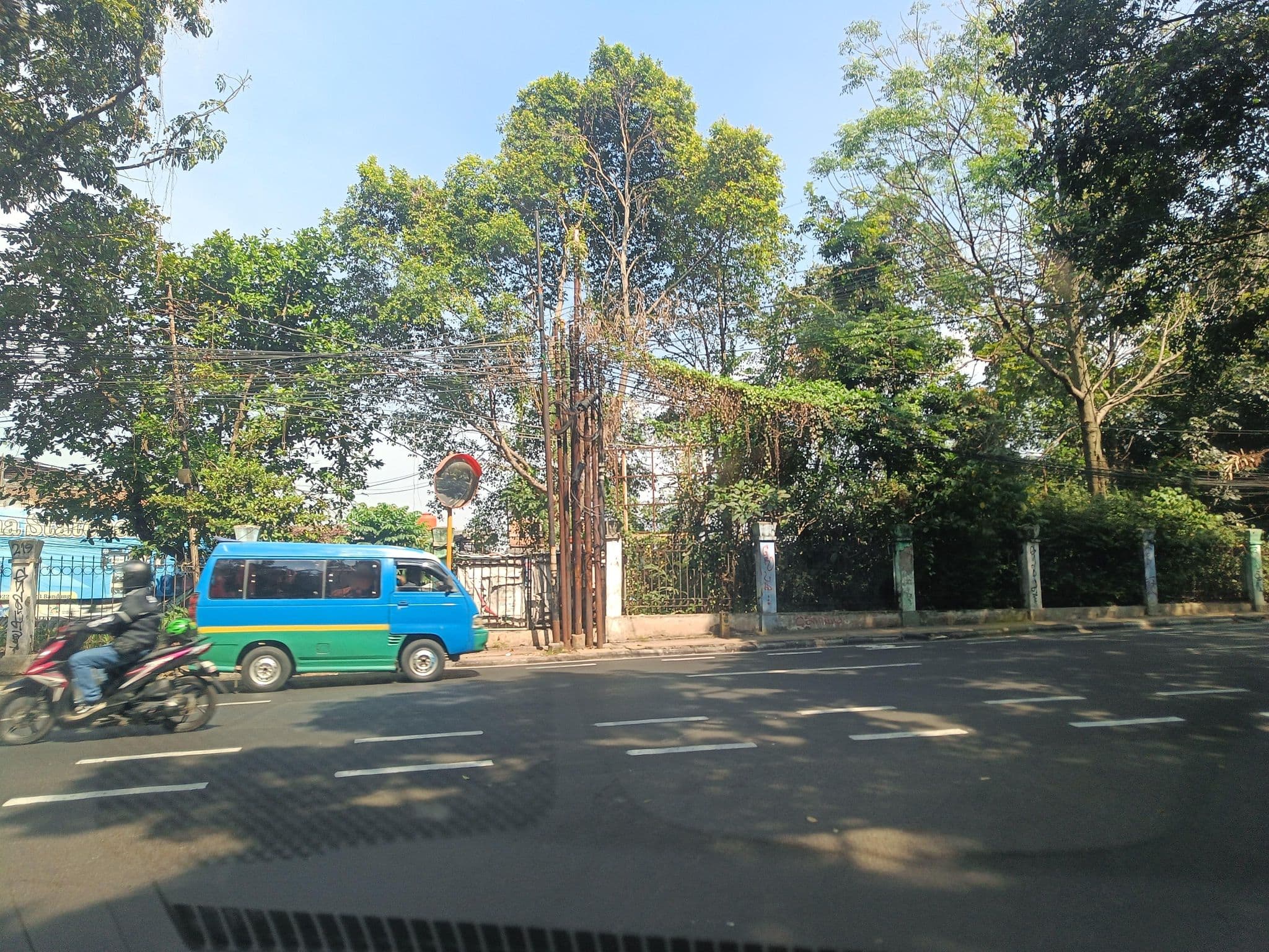 Street view near Guess House Cattelya, Bandung — © hen0ch (CC BY-SA · Mapillary)