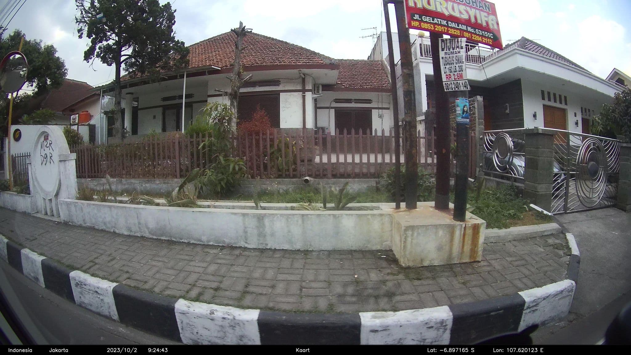 Street view near Asrama Mahasiswa Kalimantan Timur "Lamin Mahakam", Bandung — © kaart5 (CC BY-SA · Mapillary)