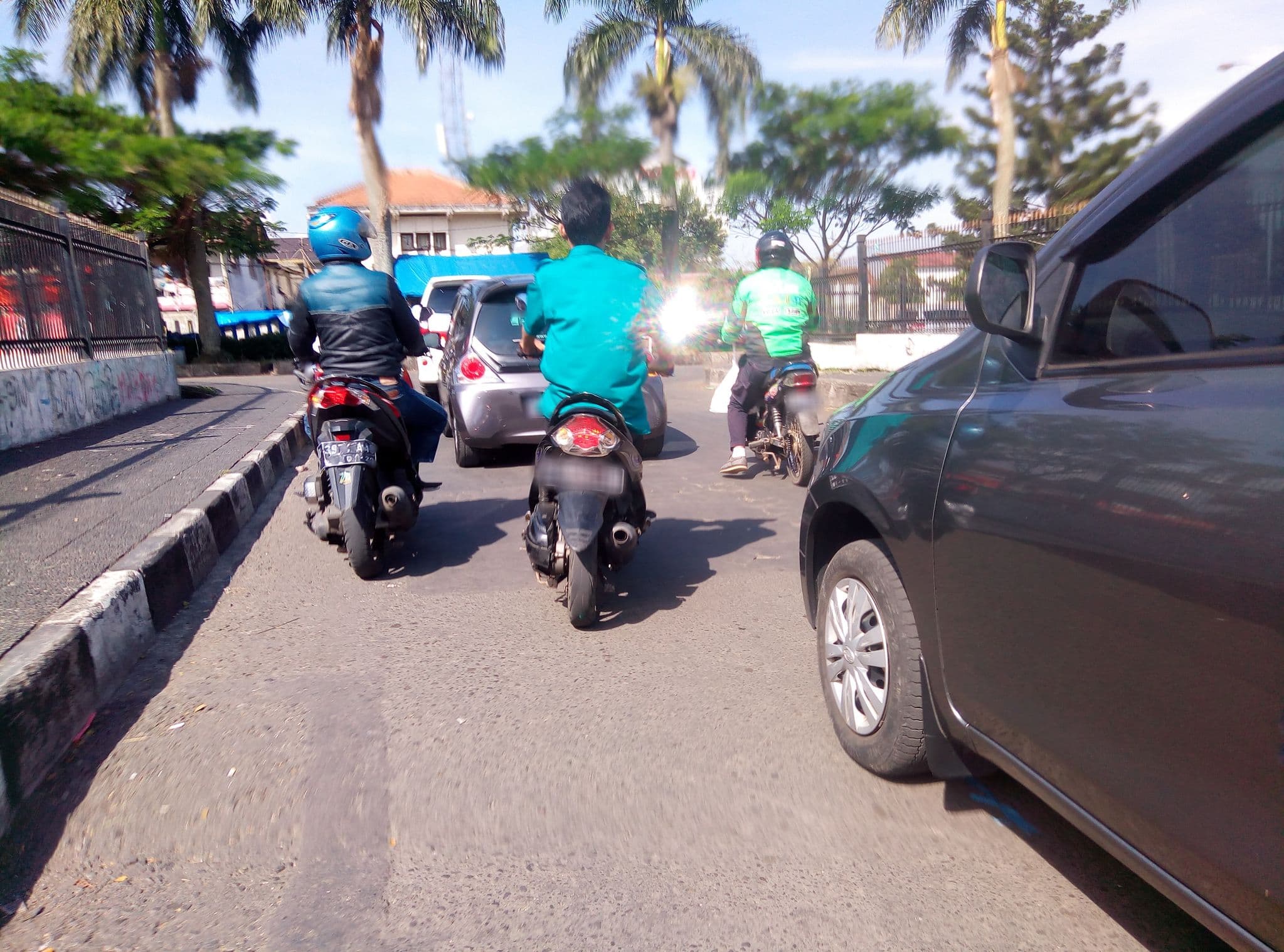 Street view near Mess Pertamina Dipati Ukur, Bandung — © fedrian_syah (CC BY-SA · Mapillary)