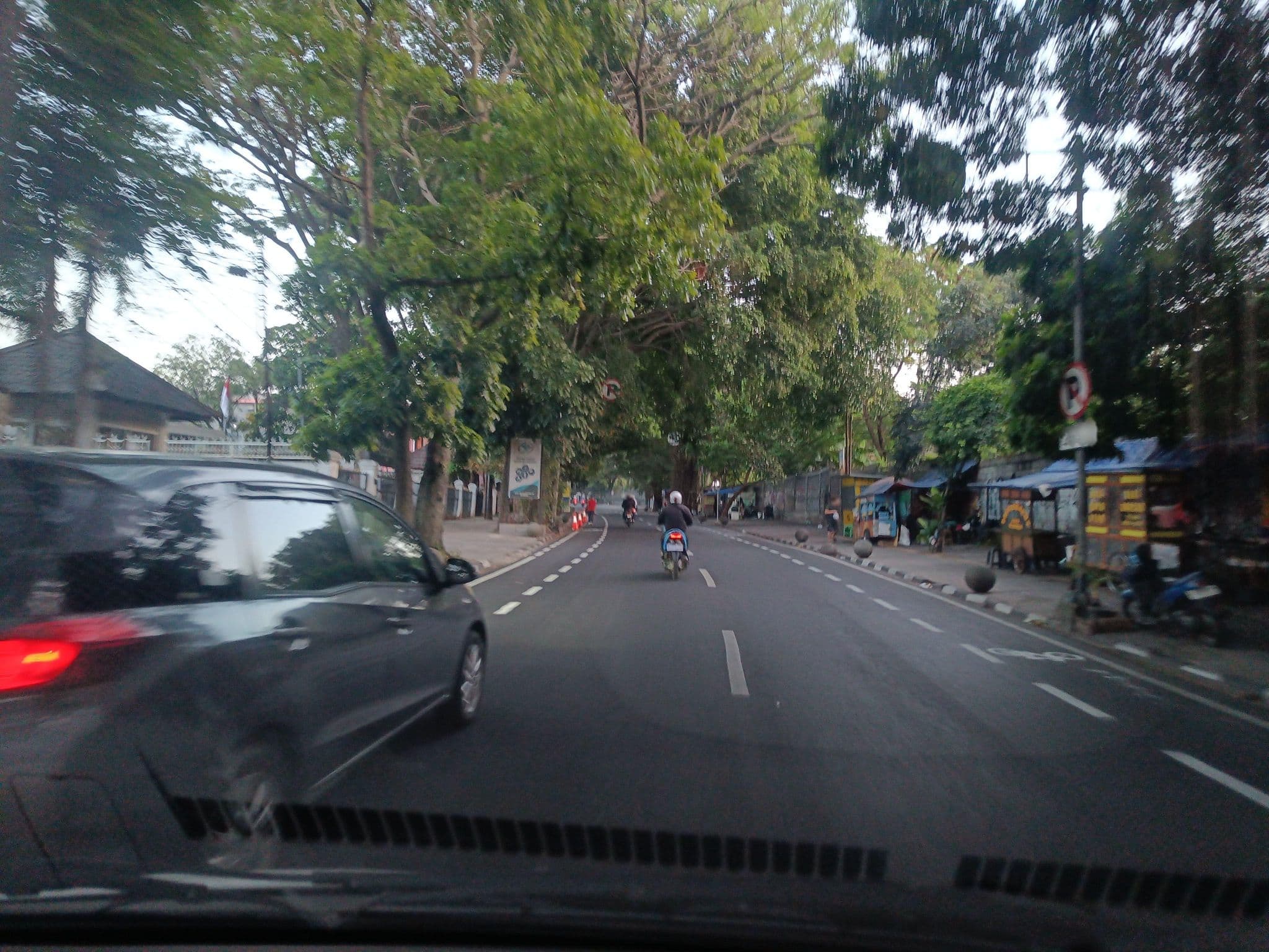 Street view near Room 111 (pool side) Guci Hotel Bandung, Bandung — © hen0ch (CC BY-SA · Mapillary)