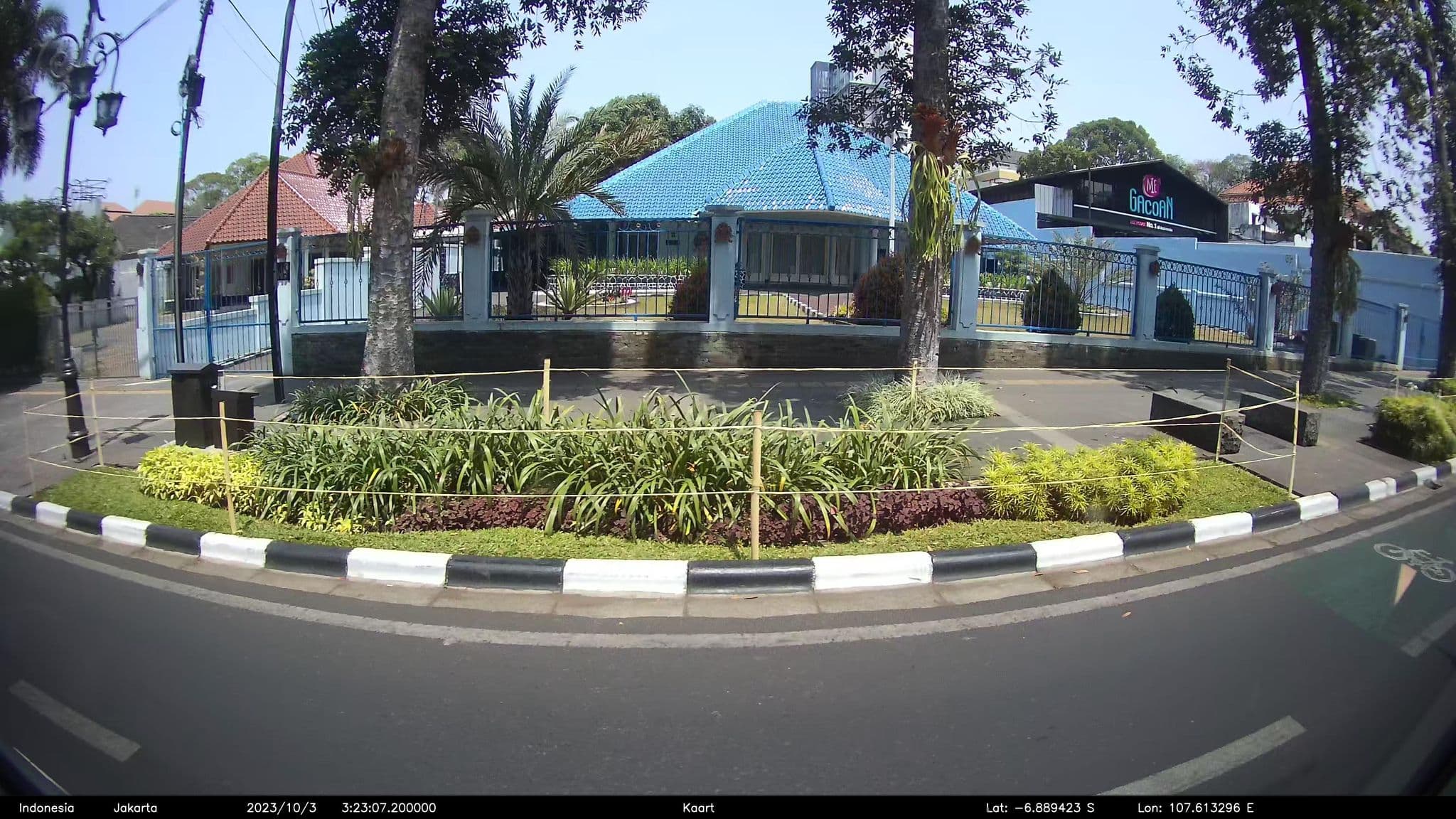 Street view near Hotel Patra Jasa Bandung Room #413, Bandung — © kaart_1 (CC BY-SA · Mapillary)