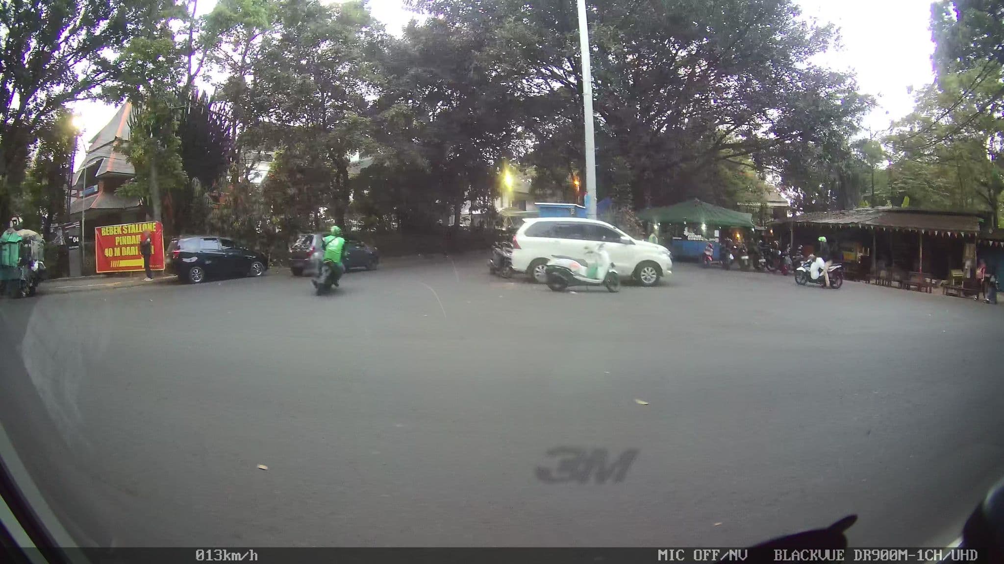 Street view near Hotel Artotel surabaya, Bandung — © kaart_4 (CC BY-SA · Mapillary)