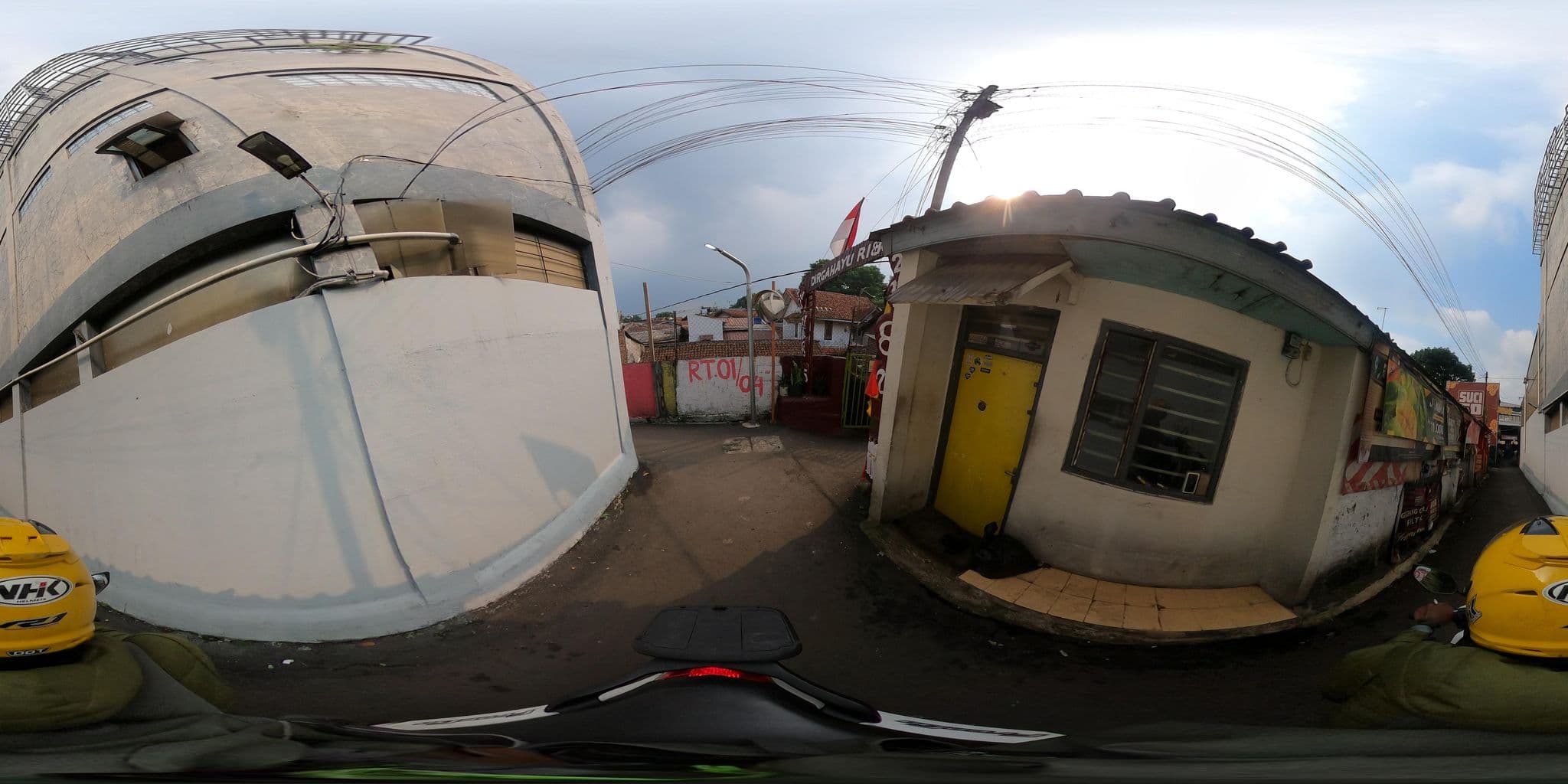 Street view near Hotel Yahezkiel, Bandung — © Kaart_Local (CC BY-SA · Mapillary)