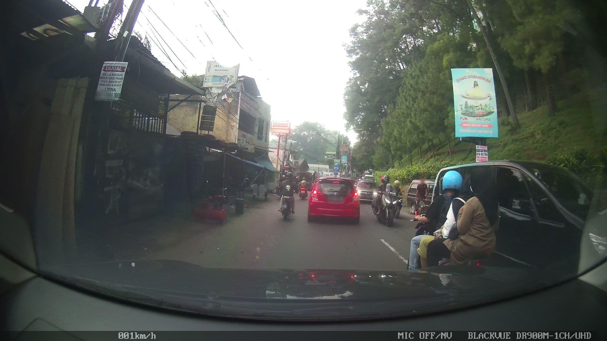 Street view near Meliá Bandung Dago, Lembang — © kaart_2 (CC BY-SA · Mapillary)