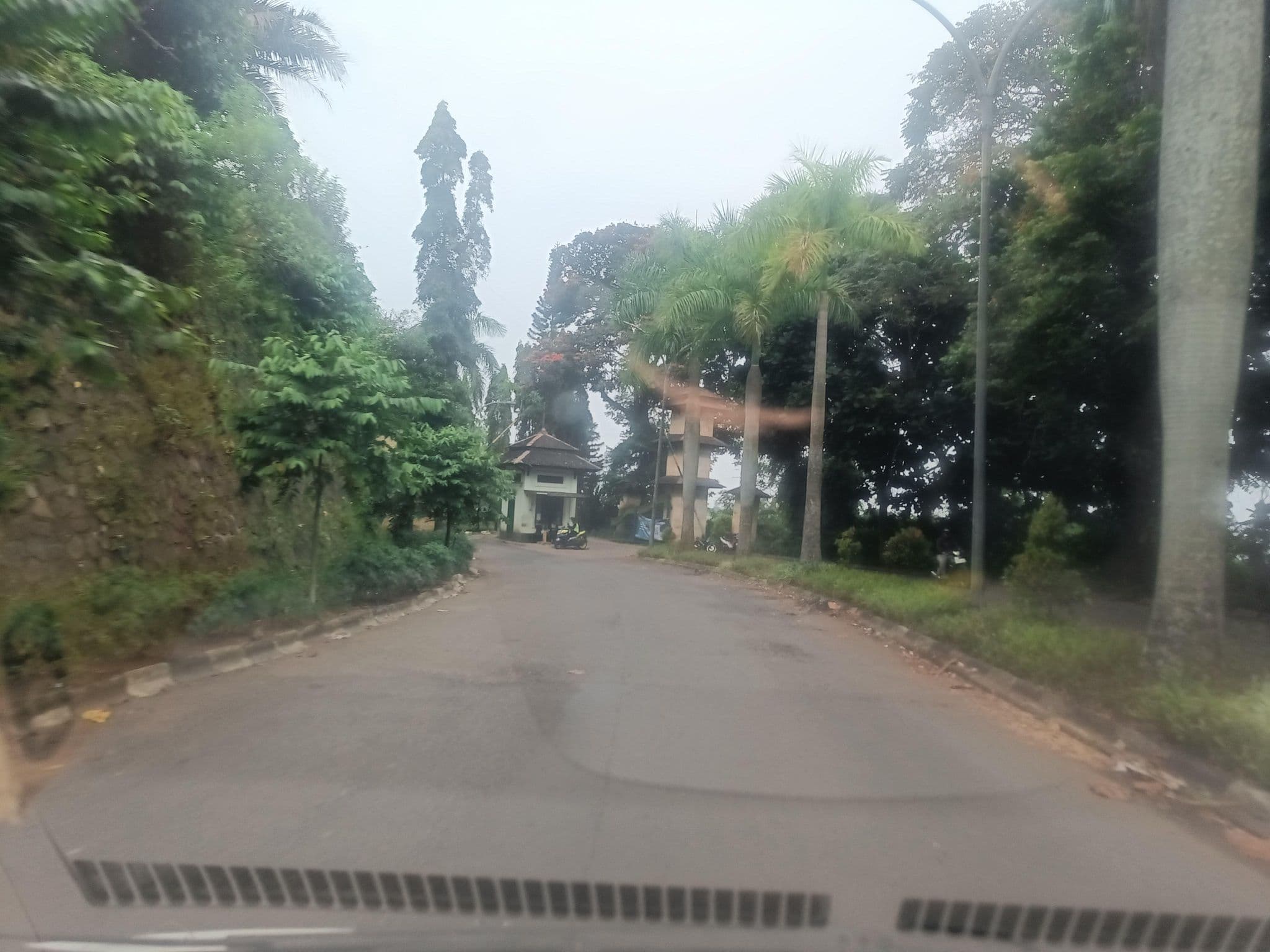 Street view near Wisma Joglo, Lembang — © hen0ch (CC BY-SA · Mapillary)