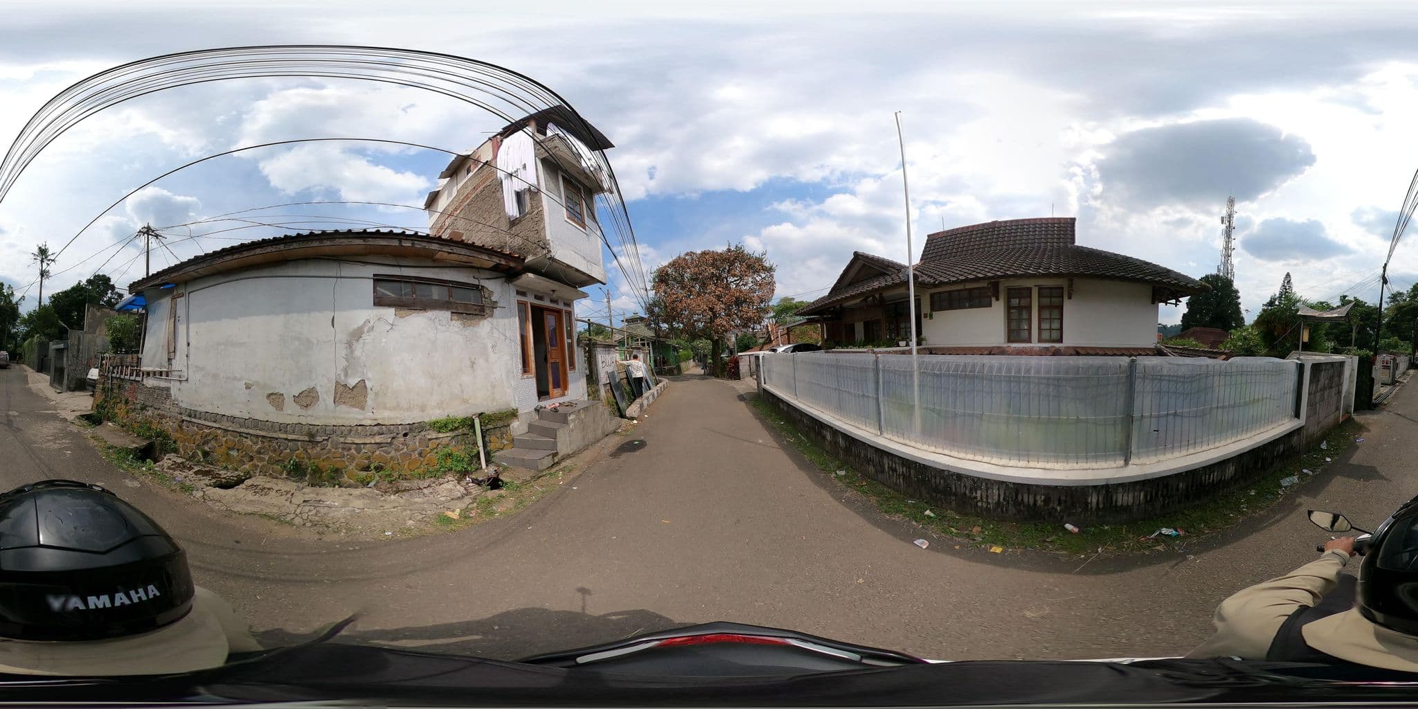 Street view near Airy Sukasari Setrasari Raya 10 Bandung, Bandung — © Kaart_Local (CC BY-SA · Mapillary)