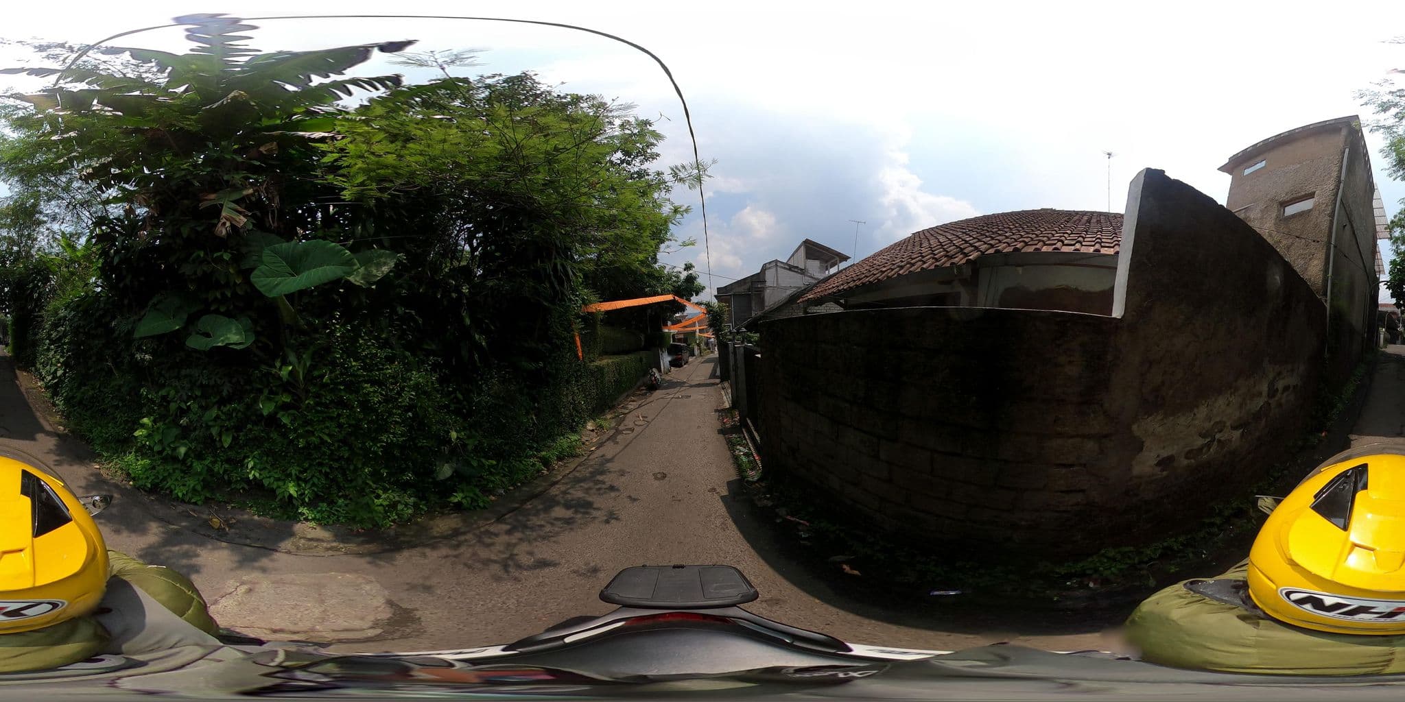 Street view near Wisma Alfa, Bandung — © Kaart_Local (CC BY-SA · Mapillary)