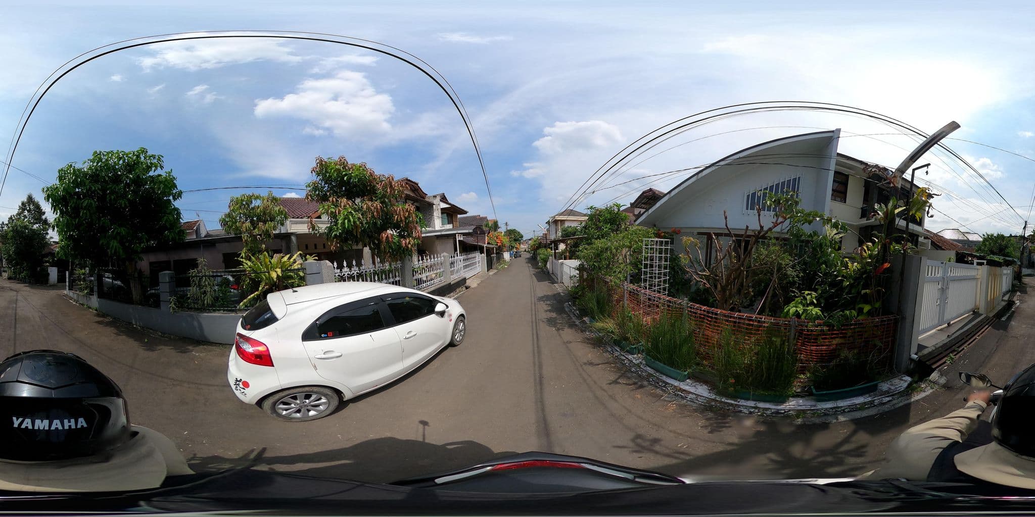 Street view near Griya Gerilya Backpackers, Bandung — © Kaart_Local (CC BY-SA · Mapillary)
