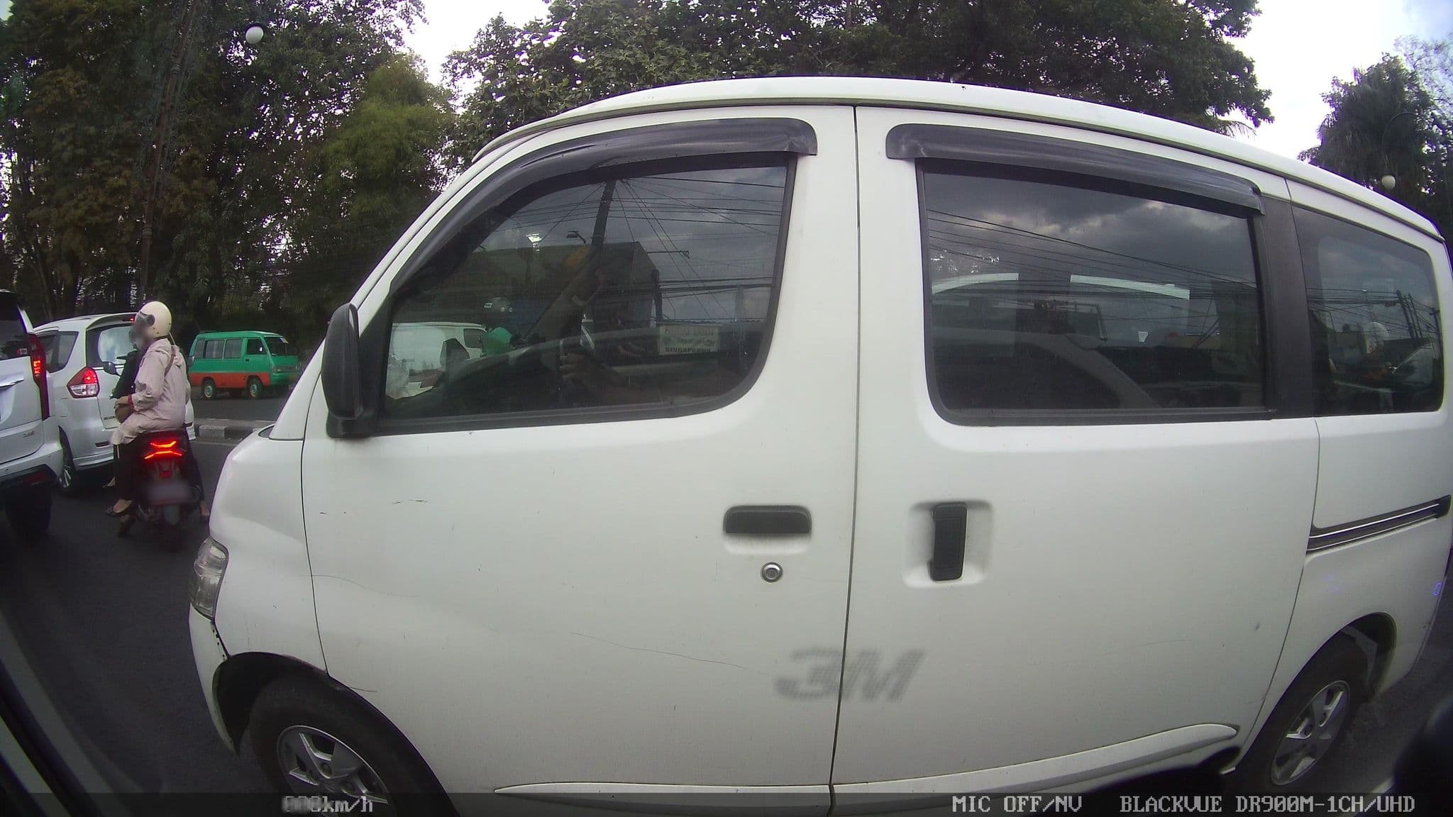 Street view near Room 112 Amaris Hotel Cihampelas, Bandung — © kaart_4 (CC BY-SA · Mapillary)