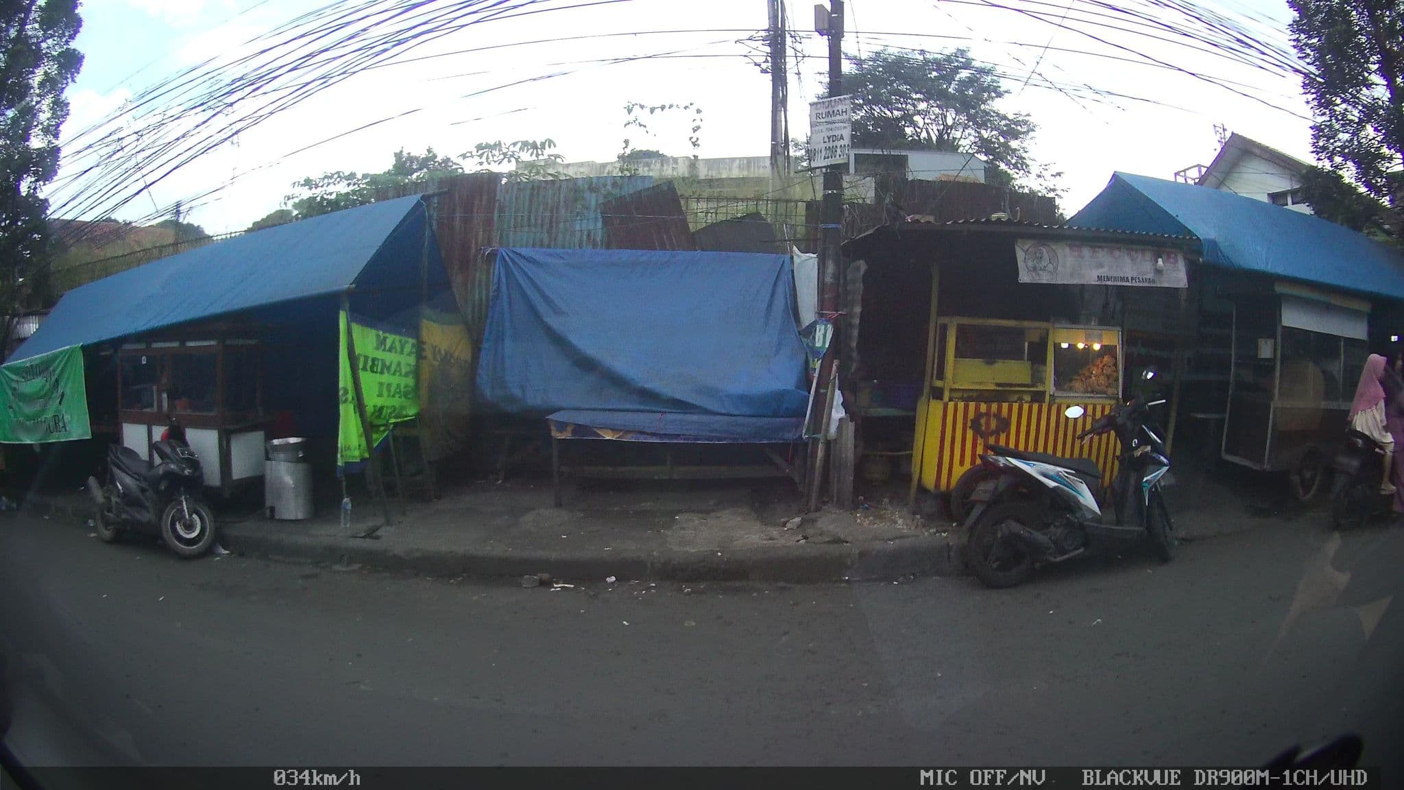 Street view near Hotel Pullman Resort Dago Pakar, Lembang — © kaart5 (CC BY-SA · Mapillary)