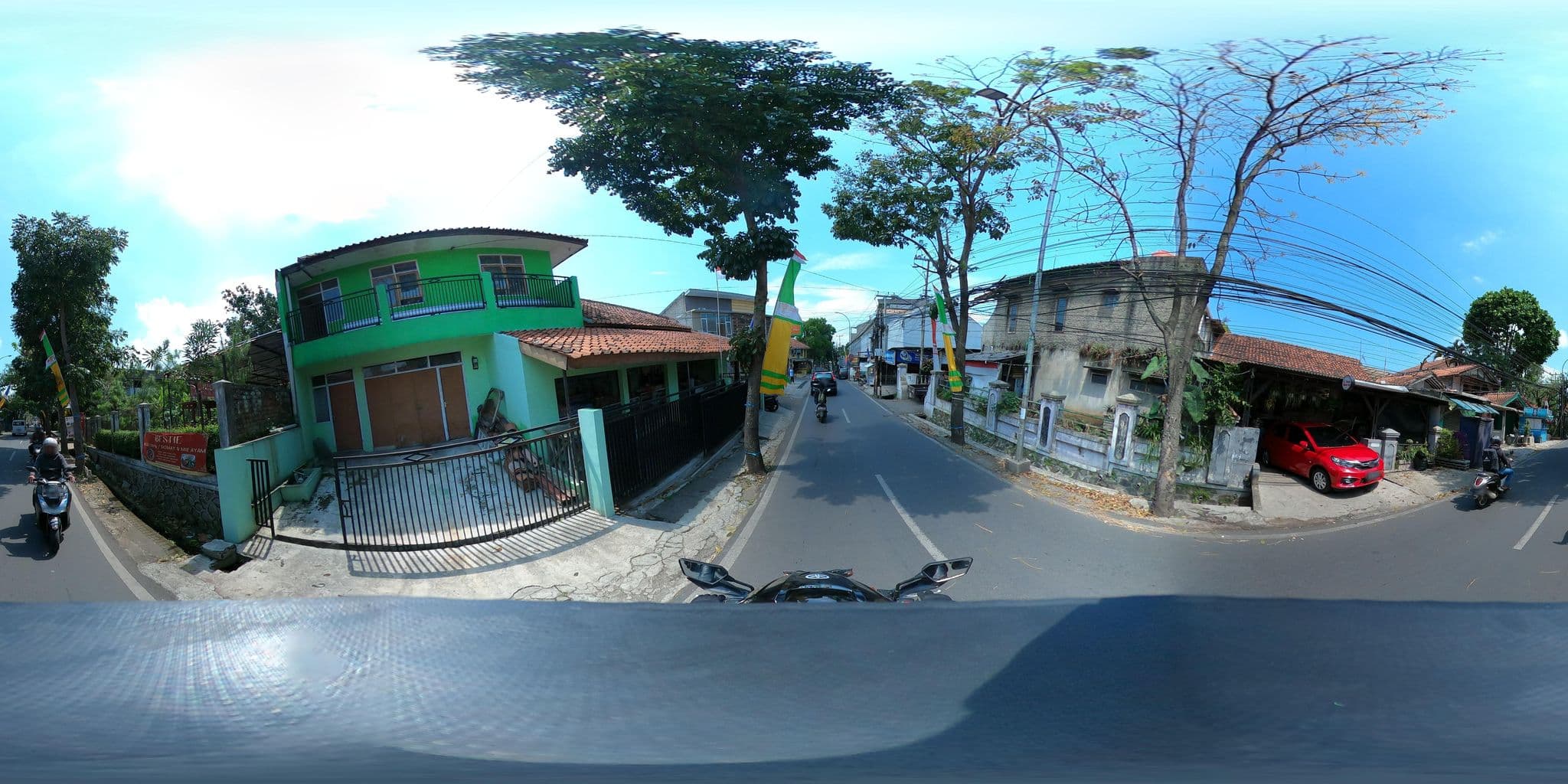 Street view near Cigadung Inn, Bandung — © Kaart_Local (CC BY-SA · Mapillary)