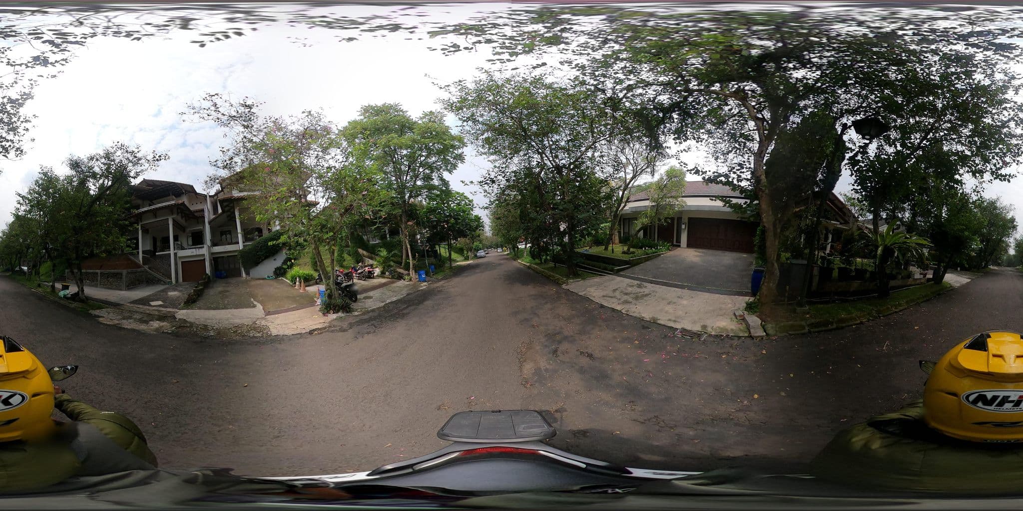 Street view near Lotus Art Garden Hotel, Lembang — © Kaart_Local (CC BY-SA · Mapillary)