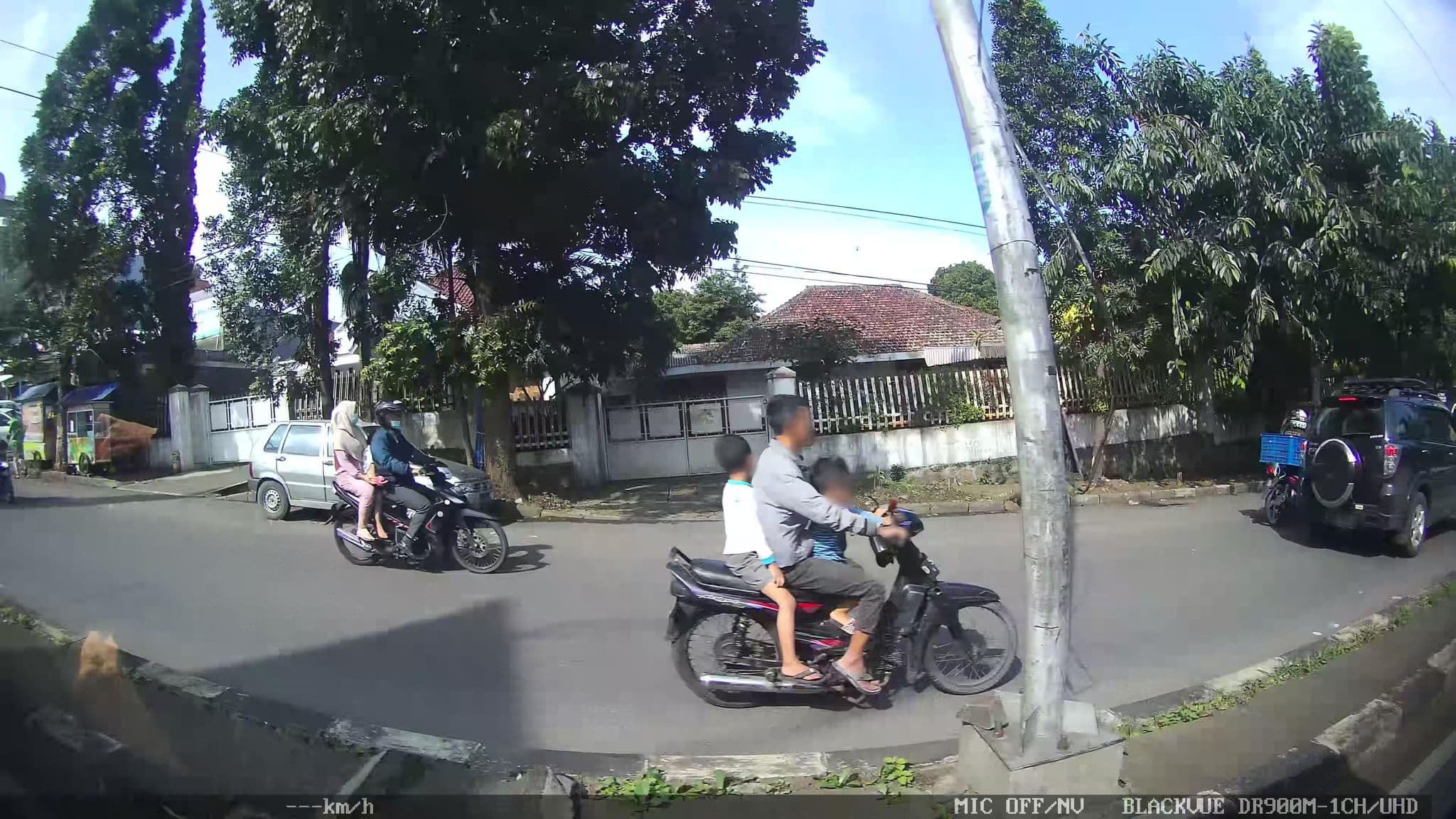 Street view near De nuansa dago guest house bandung, Bandung — © kaart_2 (CC BY-SA · Mapillary)