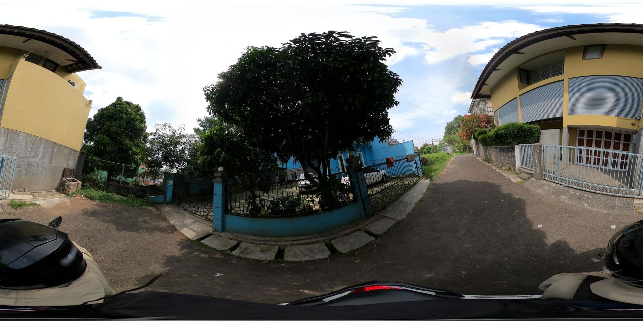 Street view near Kosbir (kosan biru), Bandung — © Kaart_Local (CC BY-SA · Mapillary)
