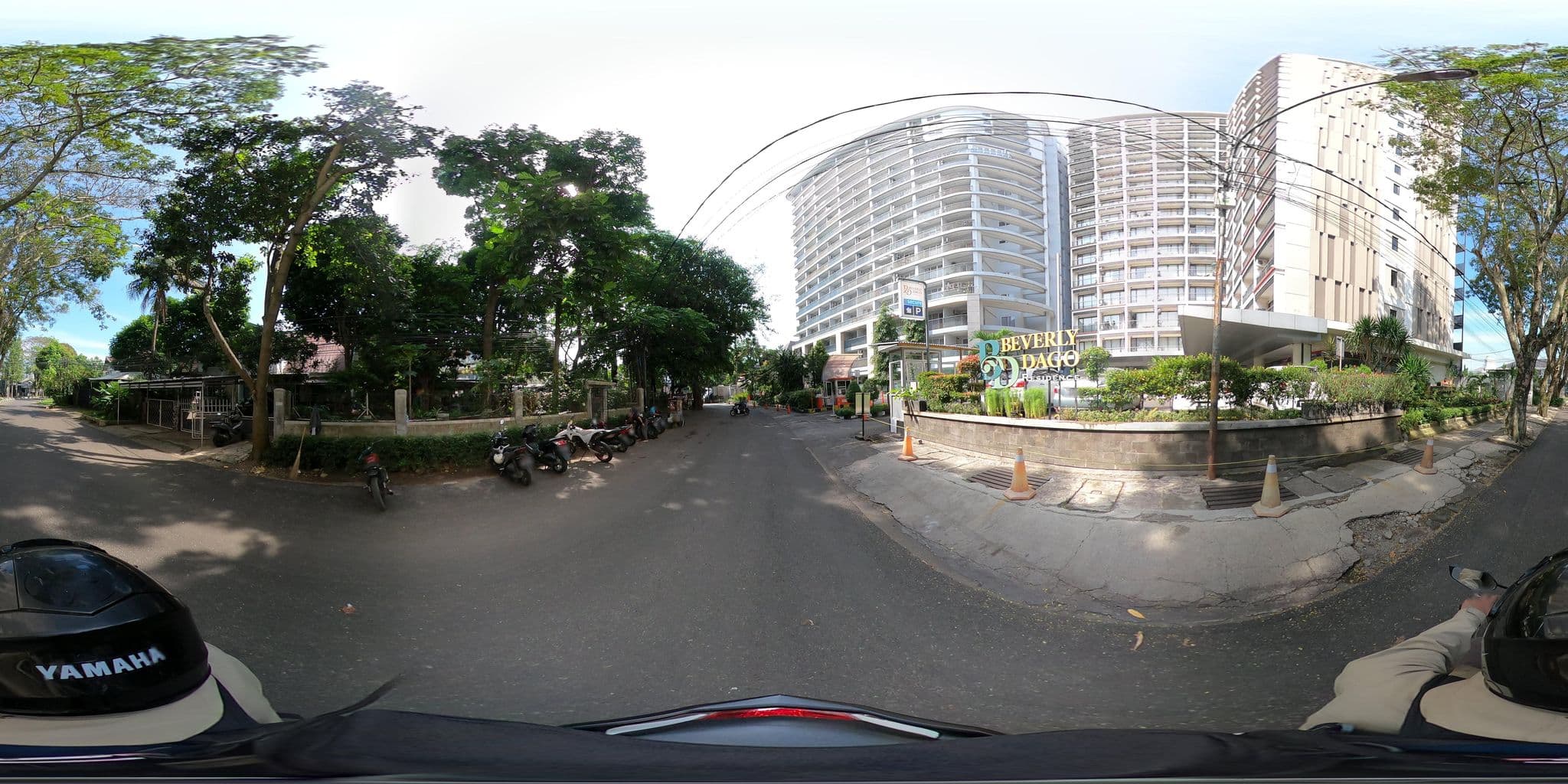 Street view near Beverly Hills Town House, Bandung — © Kaart_Local (CC BY-SA · Mapillary)