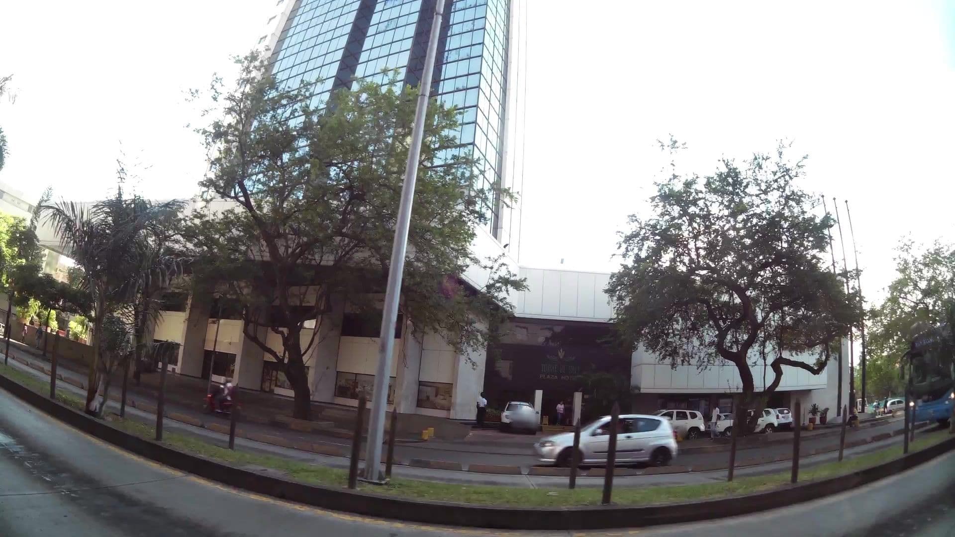 Street view near Hotel Torre de Cali, Cali