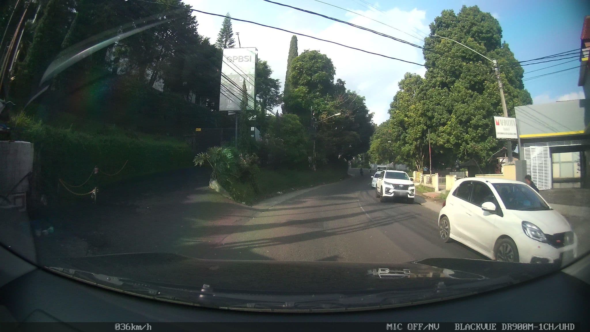 Street view near Mahkota Hotel, Lembang — © kaart_2 (CC BY-SA · Mapillary)