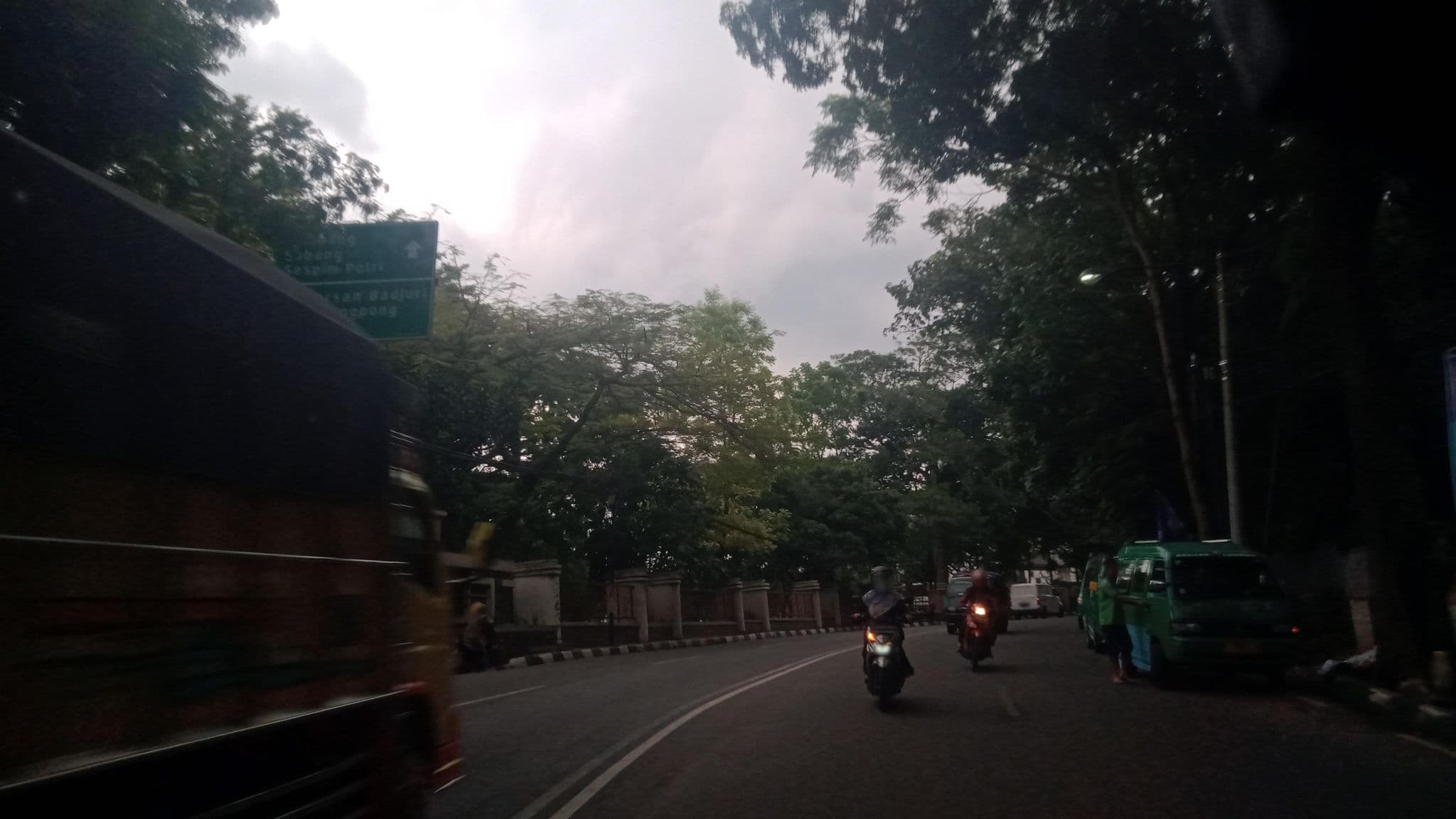 Street view near Airy Cipaku Setiabudi Bandung, Cimahi — © amtpls (CC BY-SA · Mapillary)
