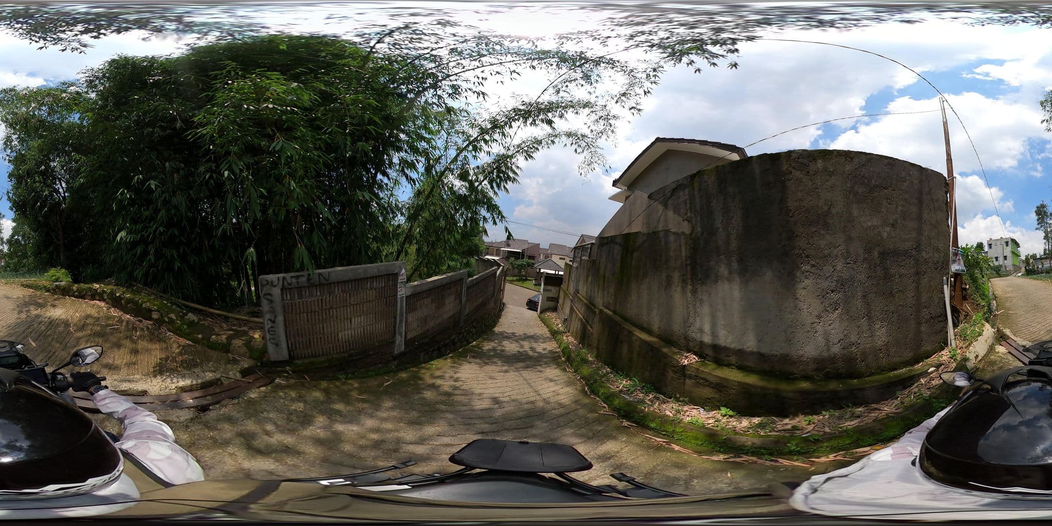 Street view near Setiabudi Regency Wing 3 Kav. 123-124, Cimahi — © Kaart_Local (CC BY-SA · Mapillary)
