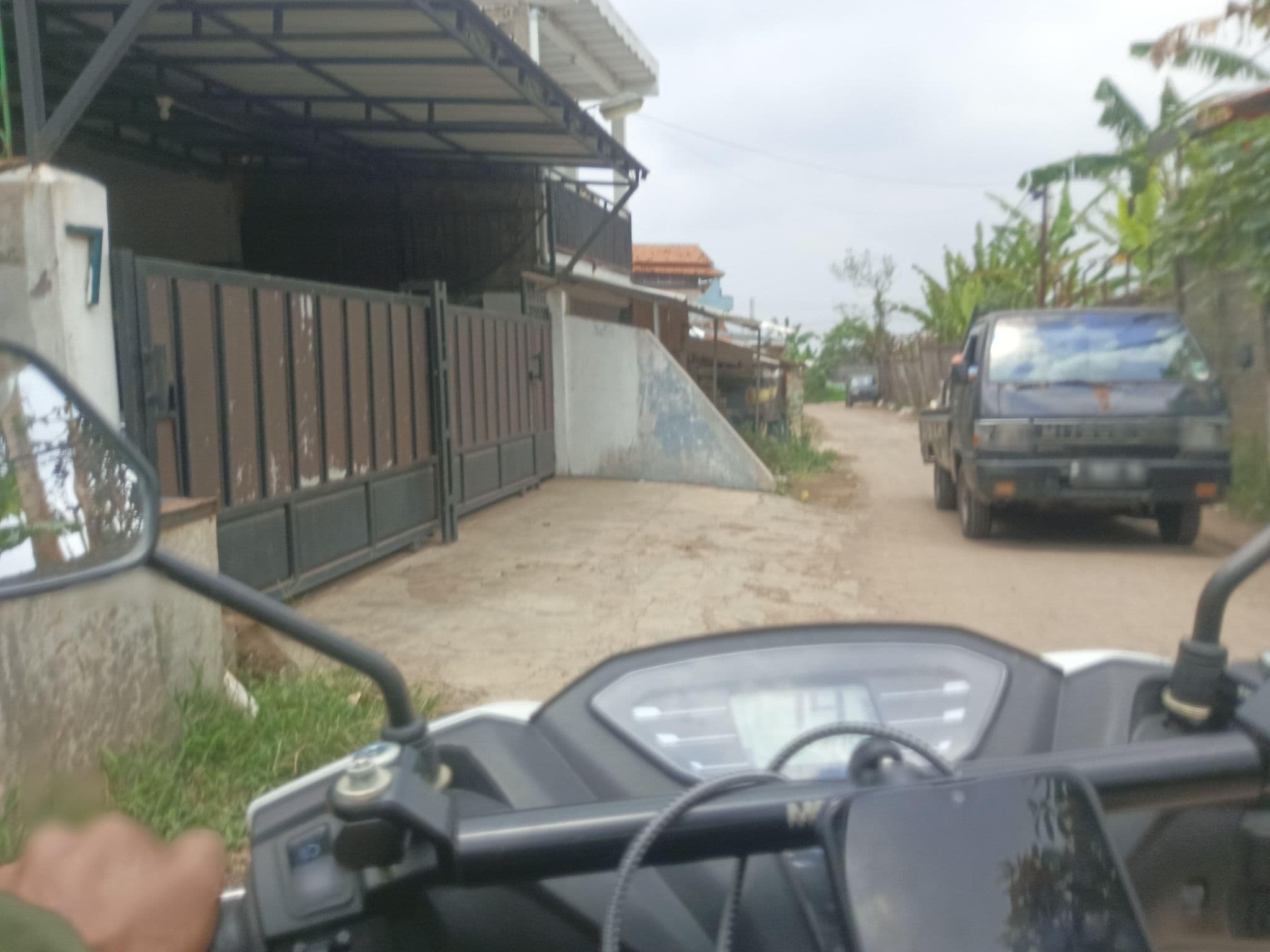Street view near Palagan joglo family boutique house - setiabudi bandung, Lembang — © amtpls (CC BY-SA · Mapillary)