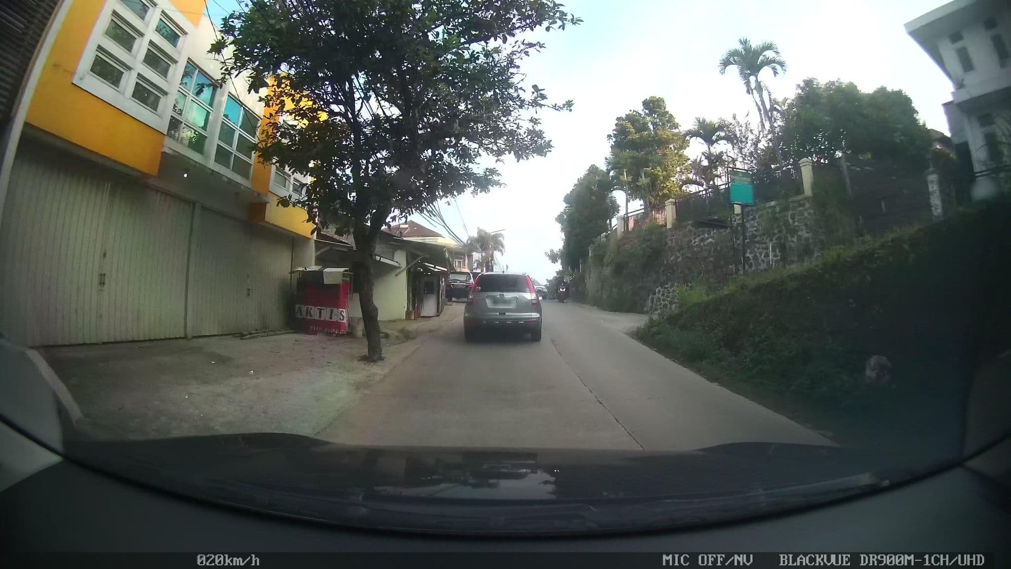 Street view near Waterleaf Resort, Lembang — © kaart_2 (CC BY-SA · Mapillary)