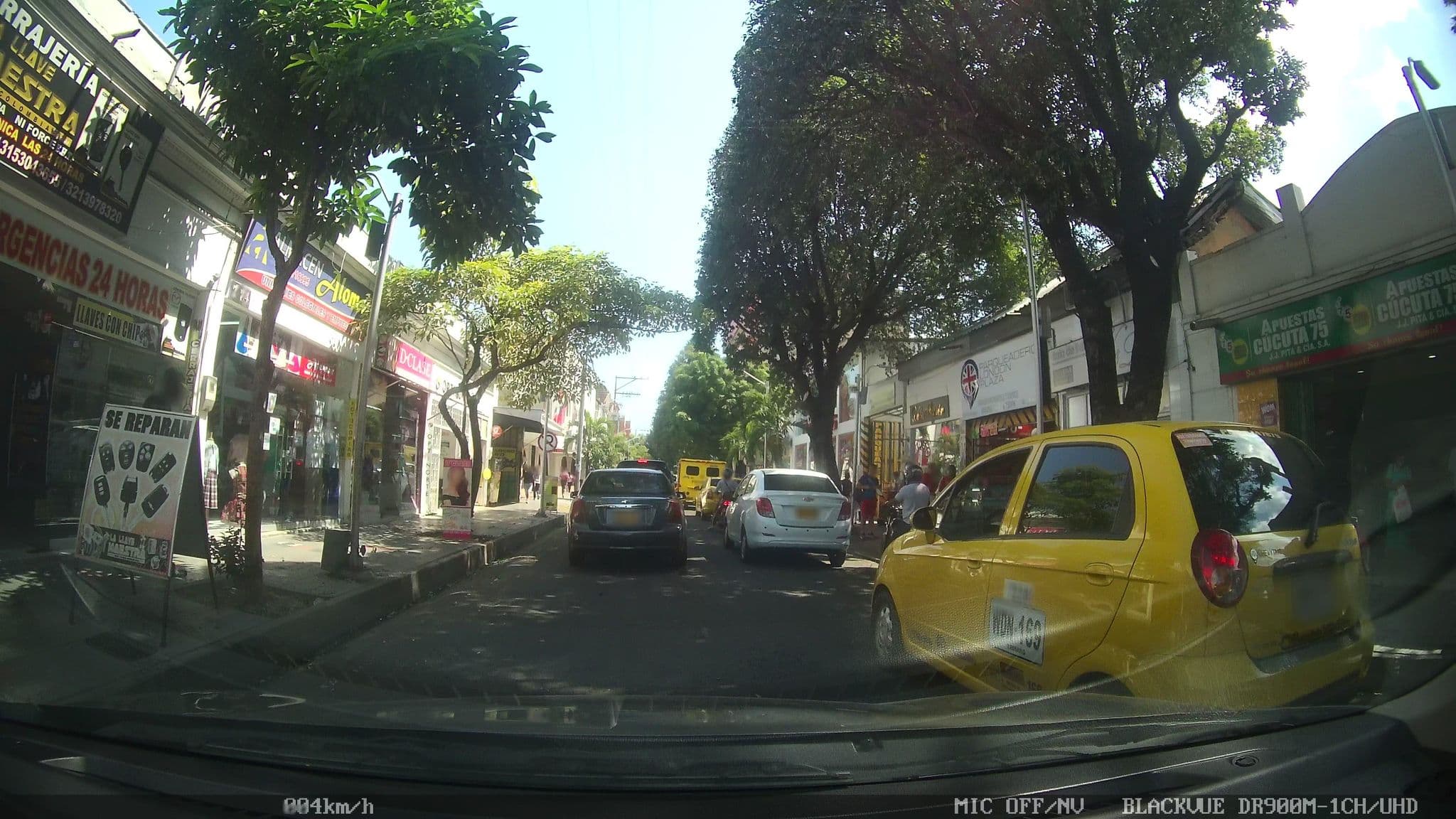 Street view near Portal del Prado, Cúcuta — © kaart_2 (CC BY-SA · Mapillary)