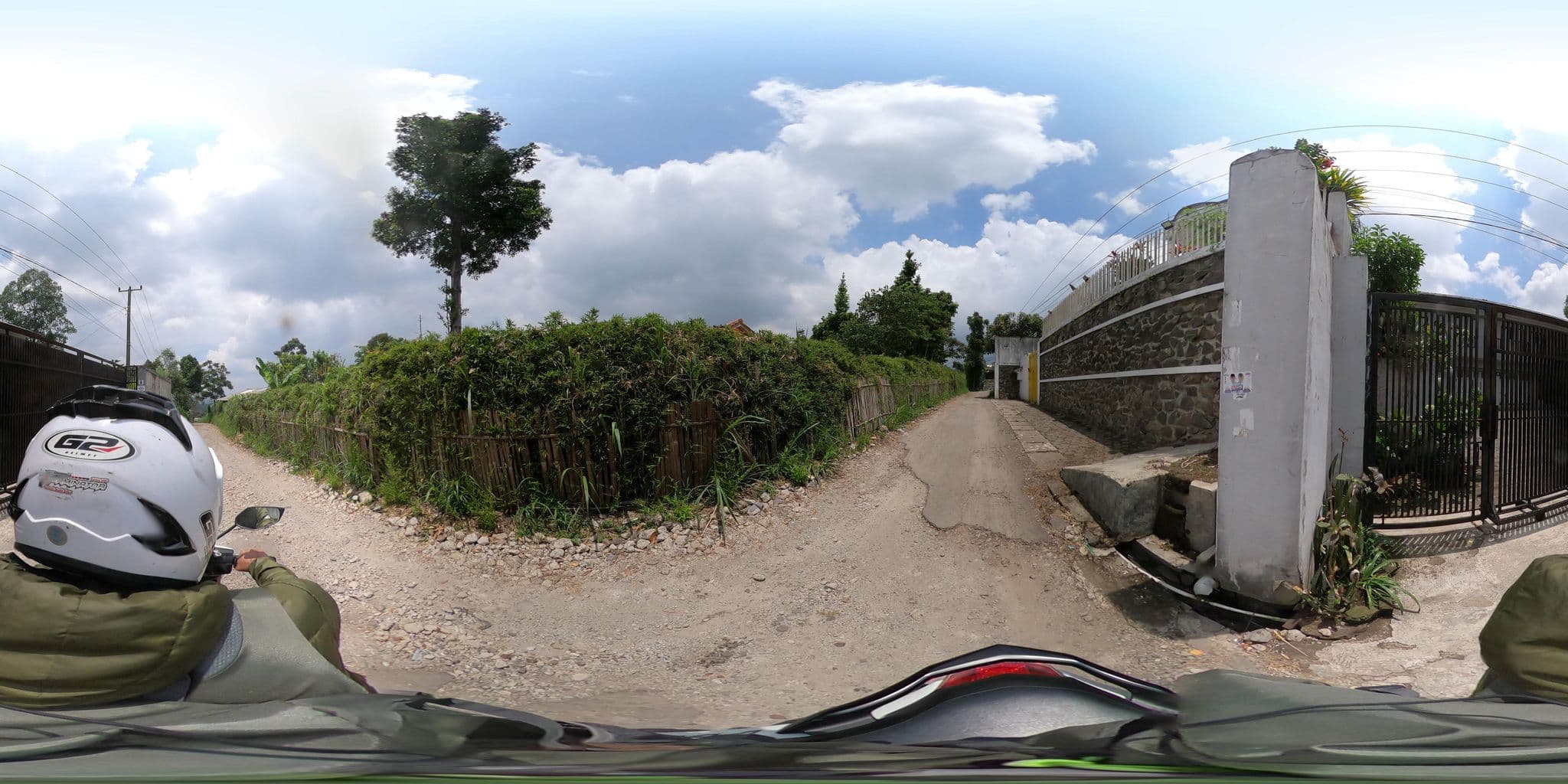 Street view near Villa Madeena Lembang, Lembang — © Kaart_Local (CC BY-SA · Mapillary)