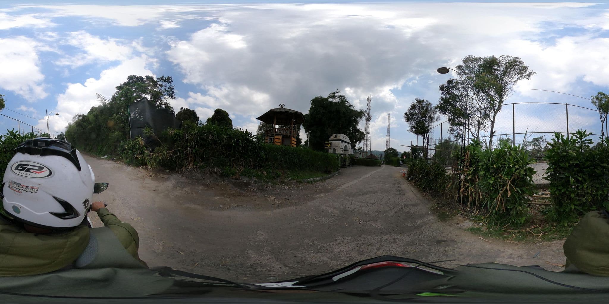 Street view near Trizara Resorts, Lembang — © Kaart_Local (CC BY-SA · Mapillary)