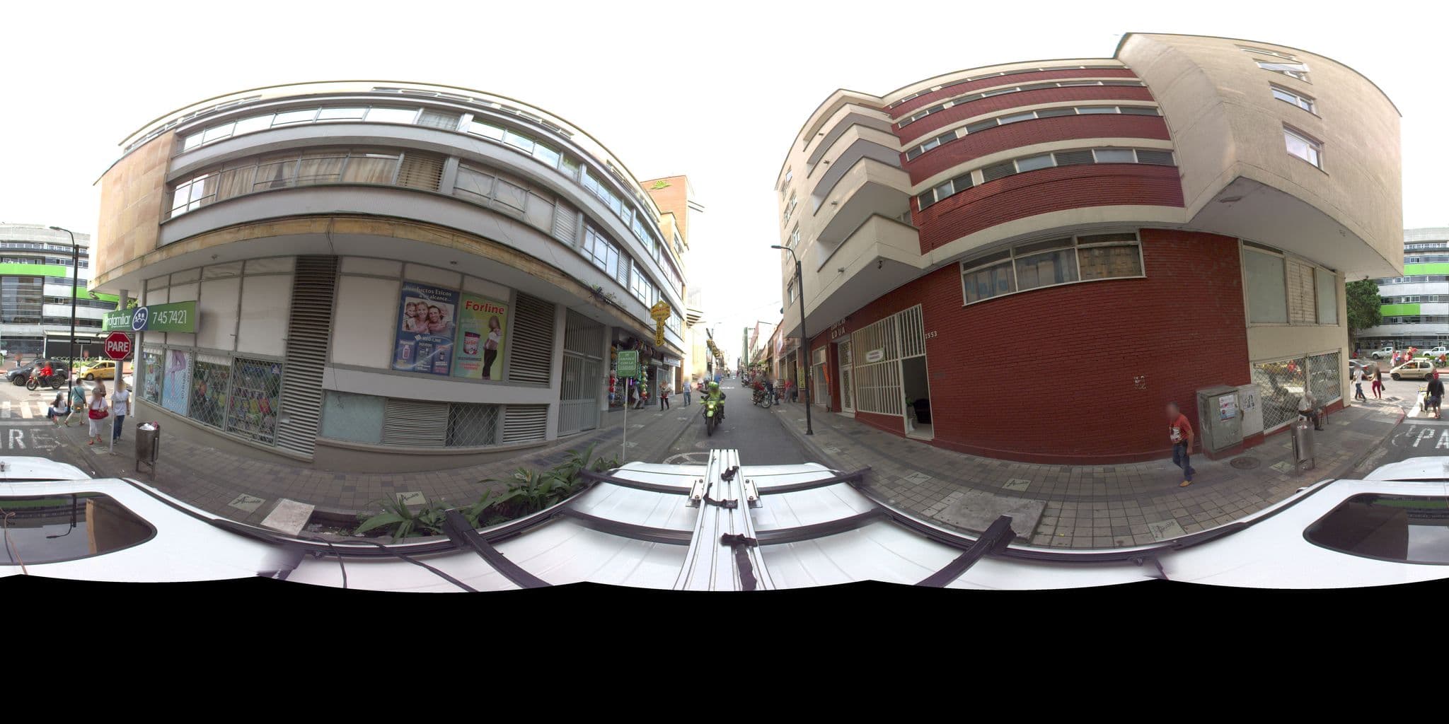 Street view near El Mesón de las Flores, Armenia — © sarahantos (CC BY-SA · Mapillary)