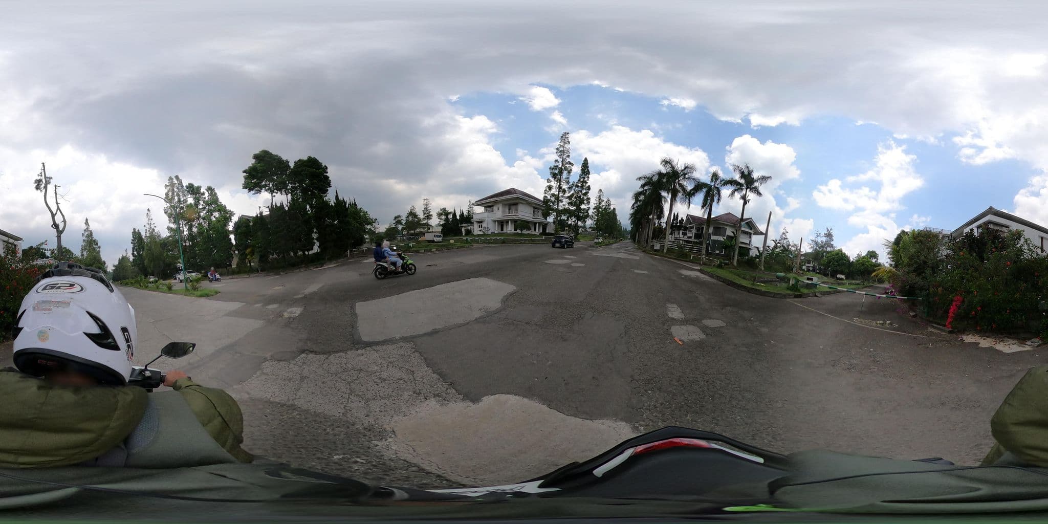 Street view near villa cokelat, Lembang — © Kaart_Local (CC BY-SA · Mapillary)
