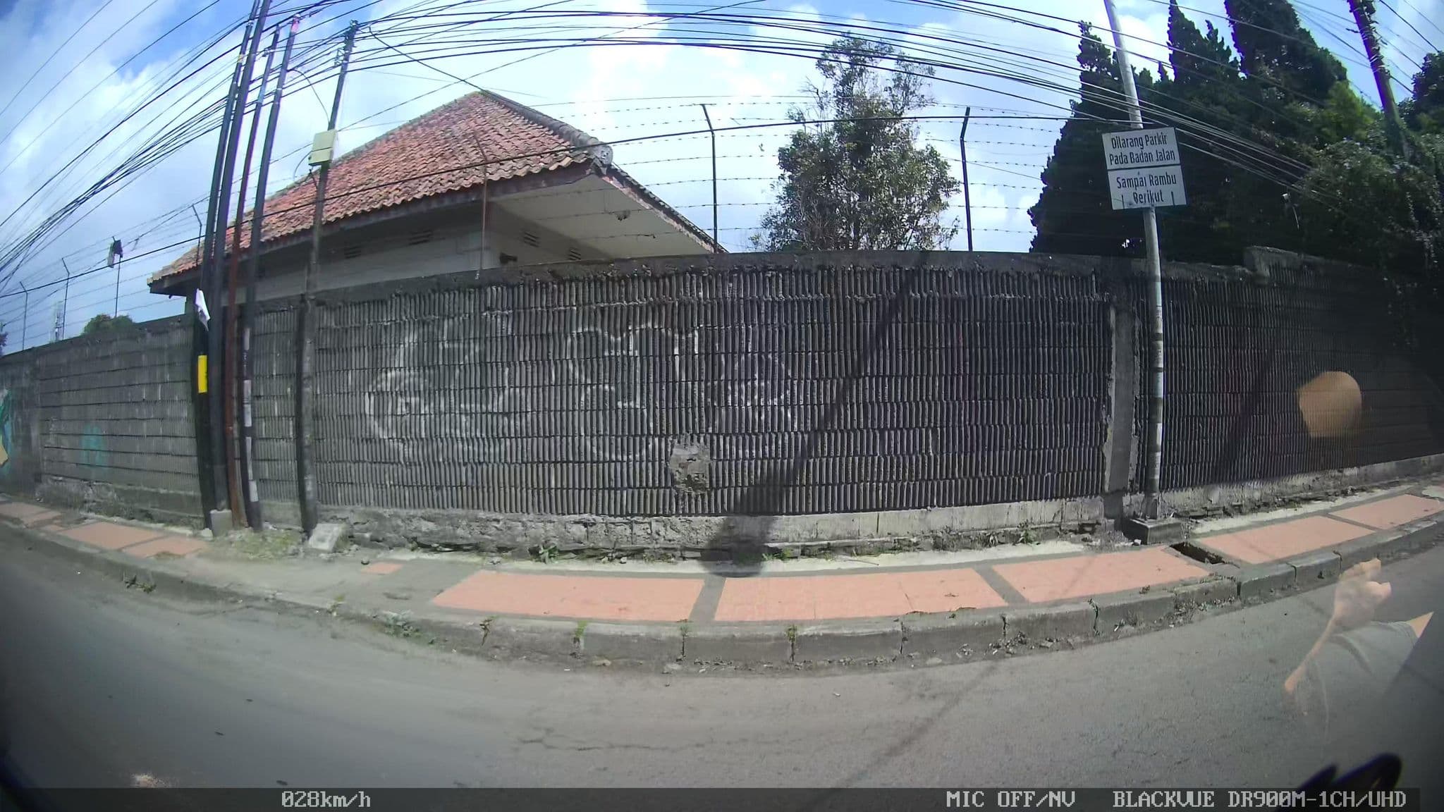 Street view near hotel buah sinuan, Lembang — © kaart_2 (CC BY-SA · Mapillary)
