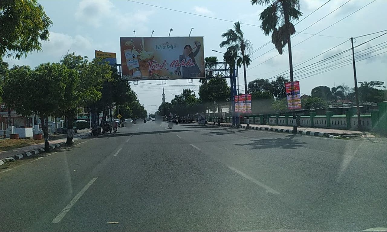 Street view near Hotel Cilacap Indah, Cilacap — © roadroid (CC BY-SA · Mapillary)