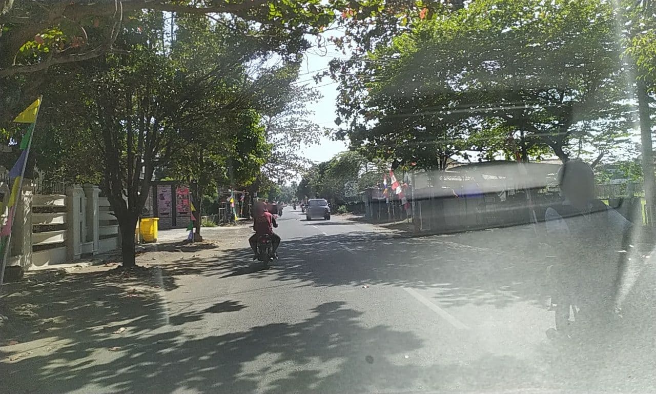 Street view near LAUTAN INDAH HOTEL, Cilacap — © roadroid (CC BY-SA · Mapillary)