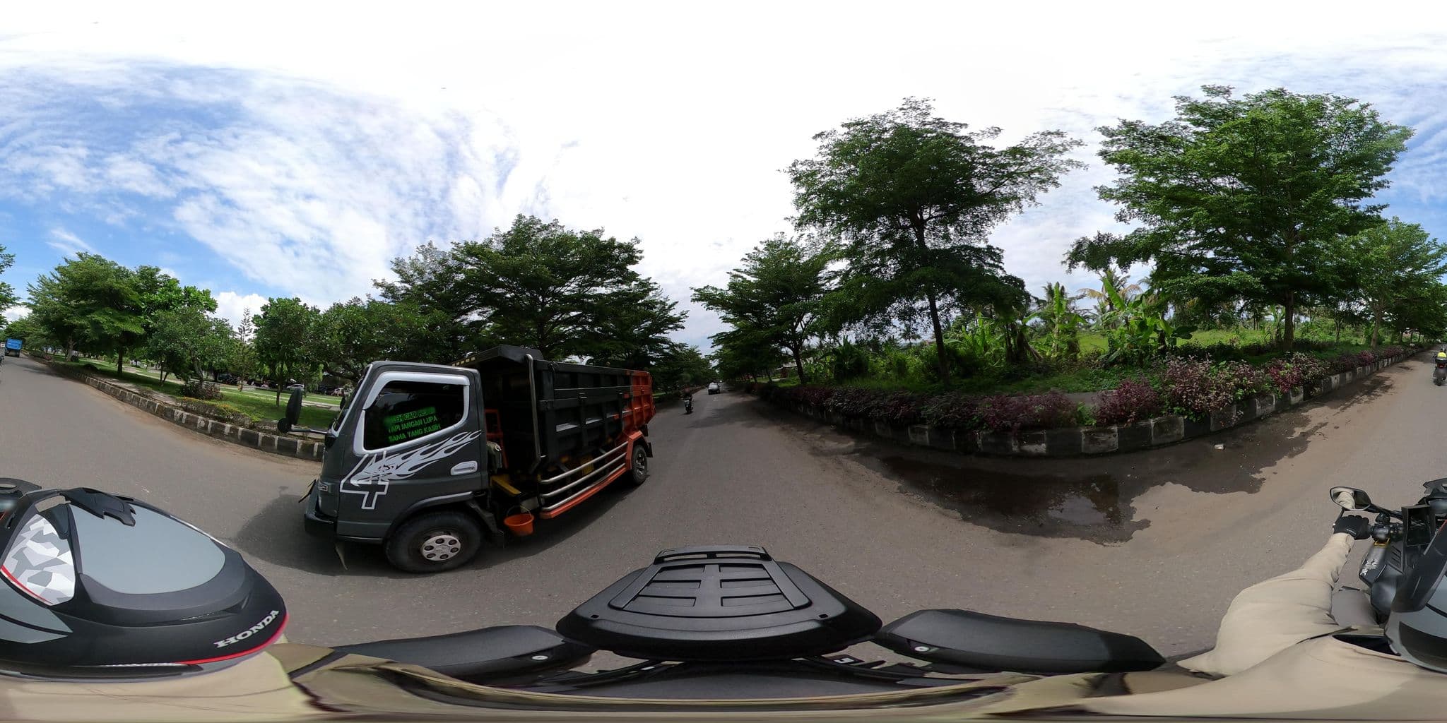 Street view near Penginapan Pantai Pangandaran, Sidareja — © Kaart_Local (CC BY-SA · Mapillary)
