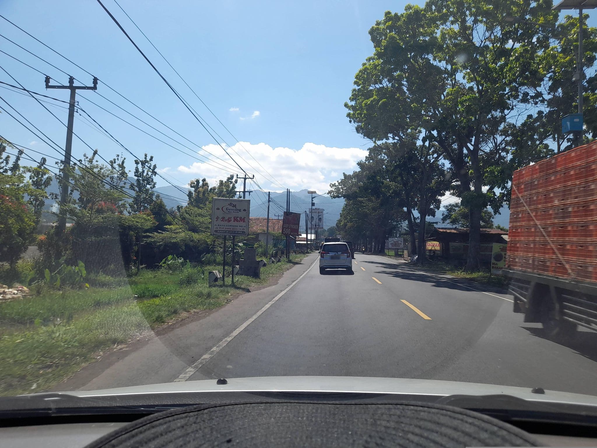 Street view near Topas Hotel, Rajapolah — © Kaart_Local (CC BY-SA · Mapillary)