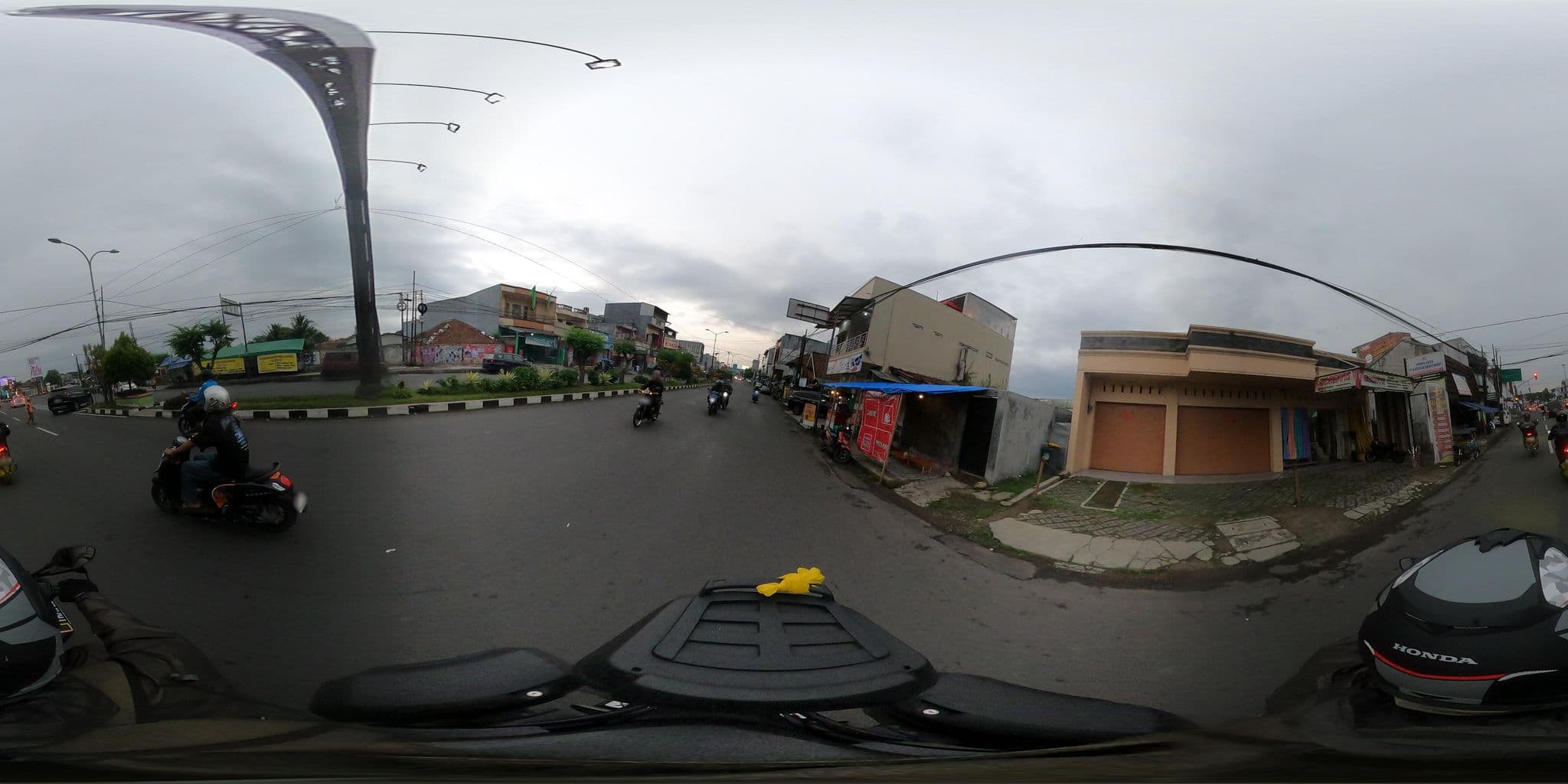 Street view near Grand Tryas Hotel Cirebon, Tasikmalaya — © Kaart_Local (CC BY-SA · Mapillary)