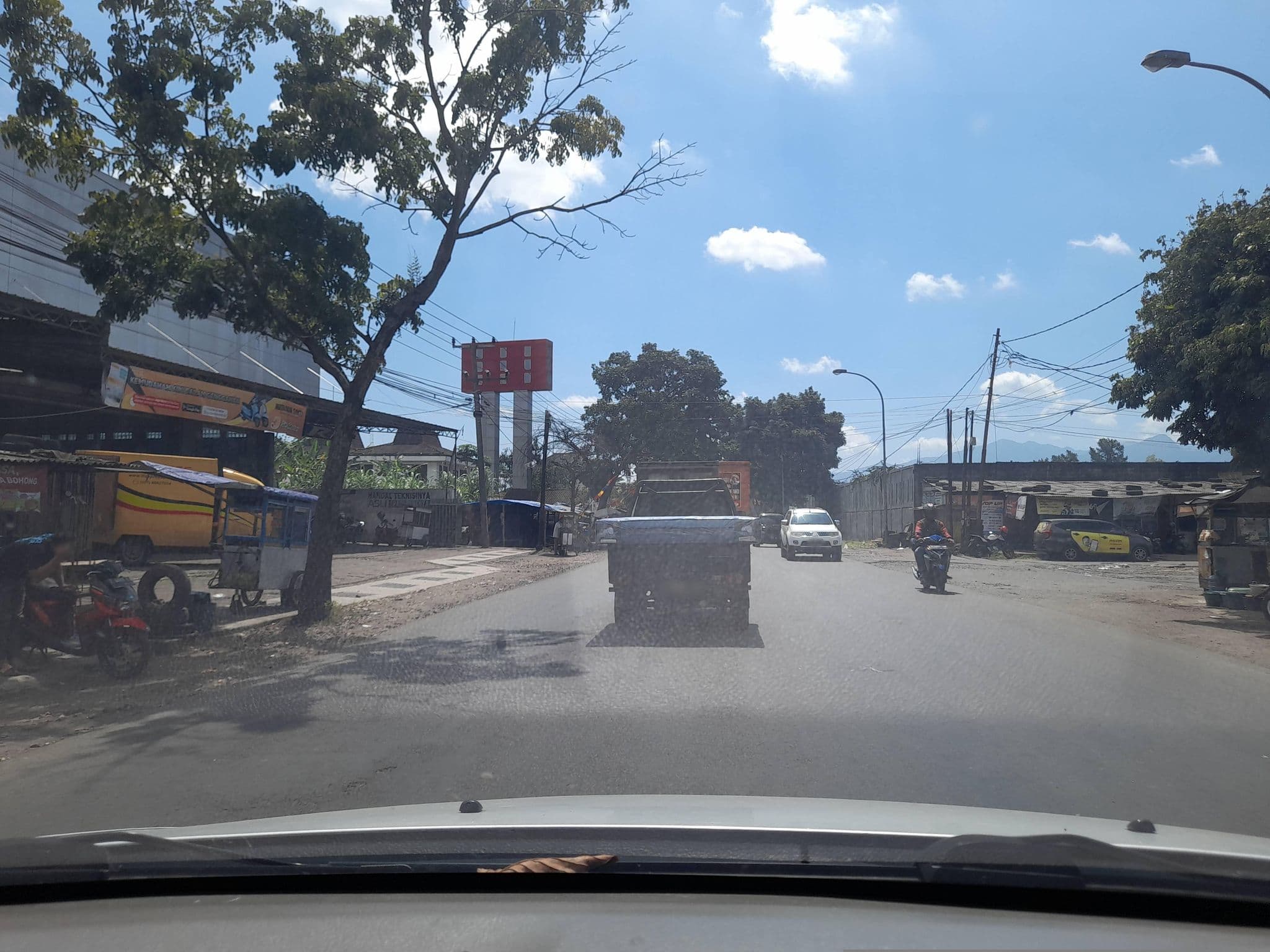 Street view near Hotel Padjadjaran, Tasikmalaya — © Kaart_Local (CC BY-SA · Mapillary)