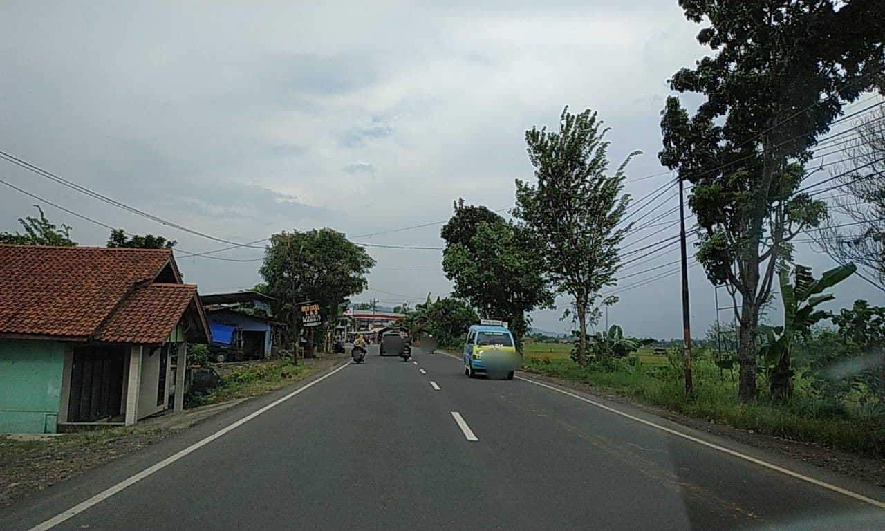 Street view near Hotel Spitresing, Majenang — © riyadiwibowo (CC BY-SA · Mapillary)