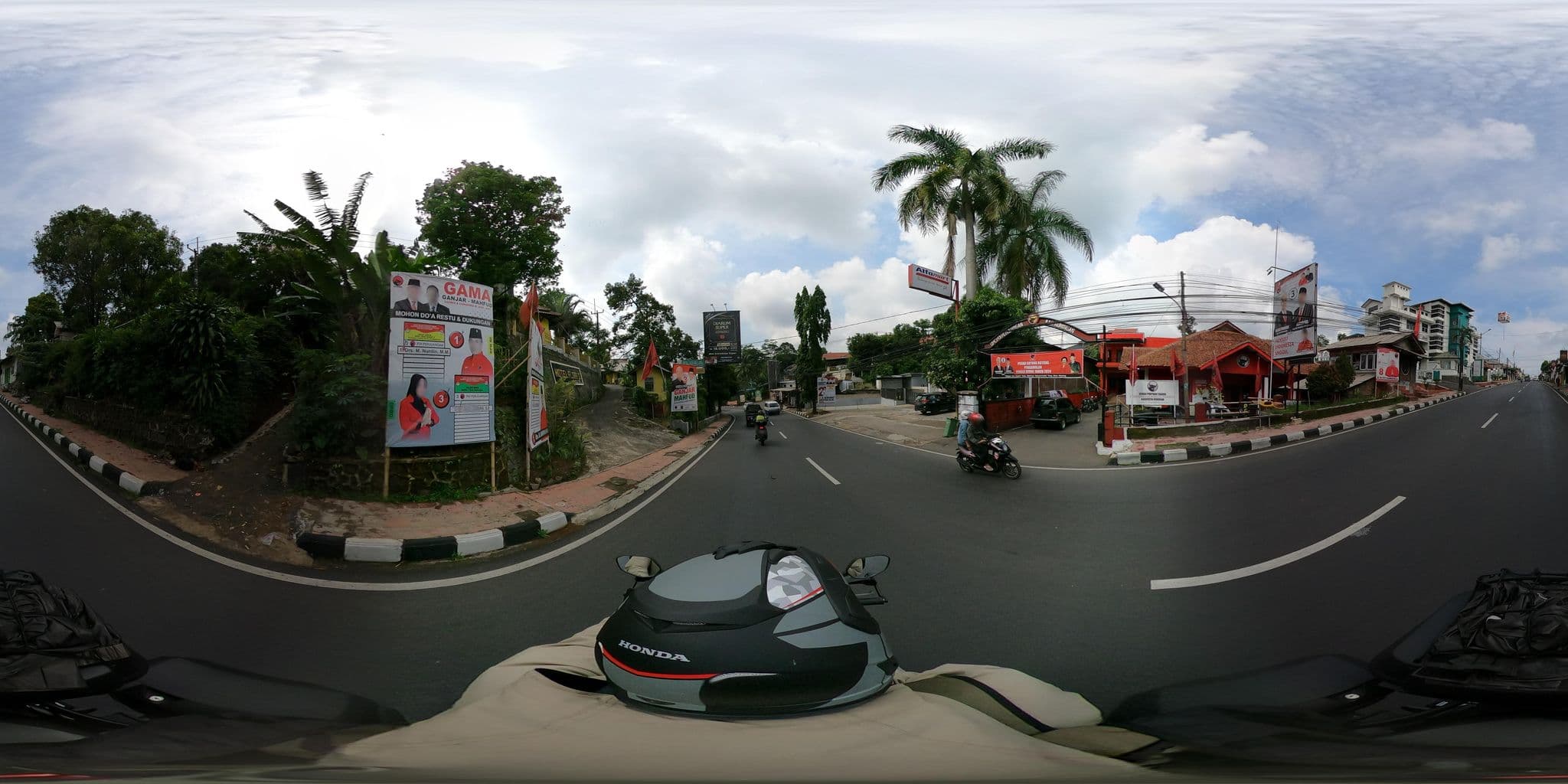 Street view near Hotel flora, Kuningan — © Kaart_Local (CC BY-SA · Mapillary)