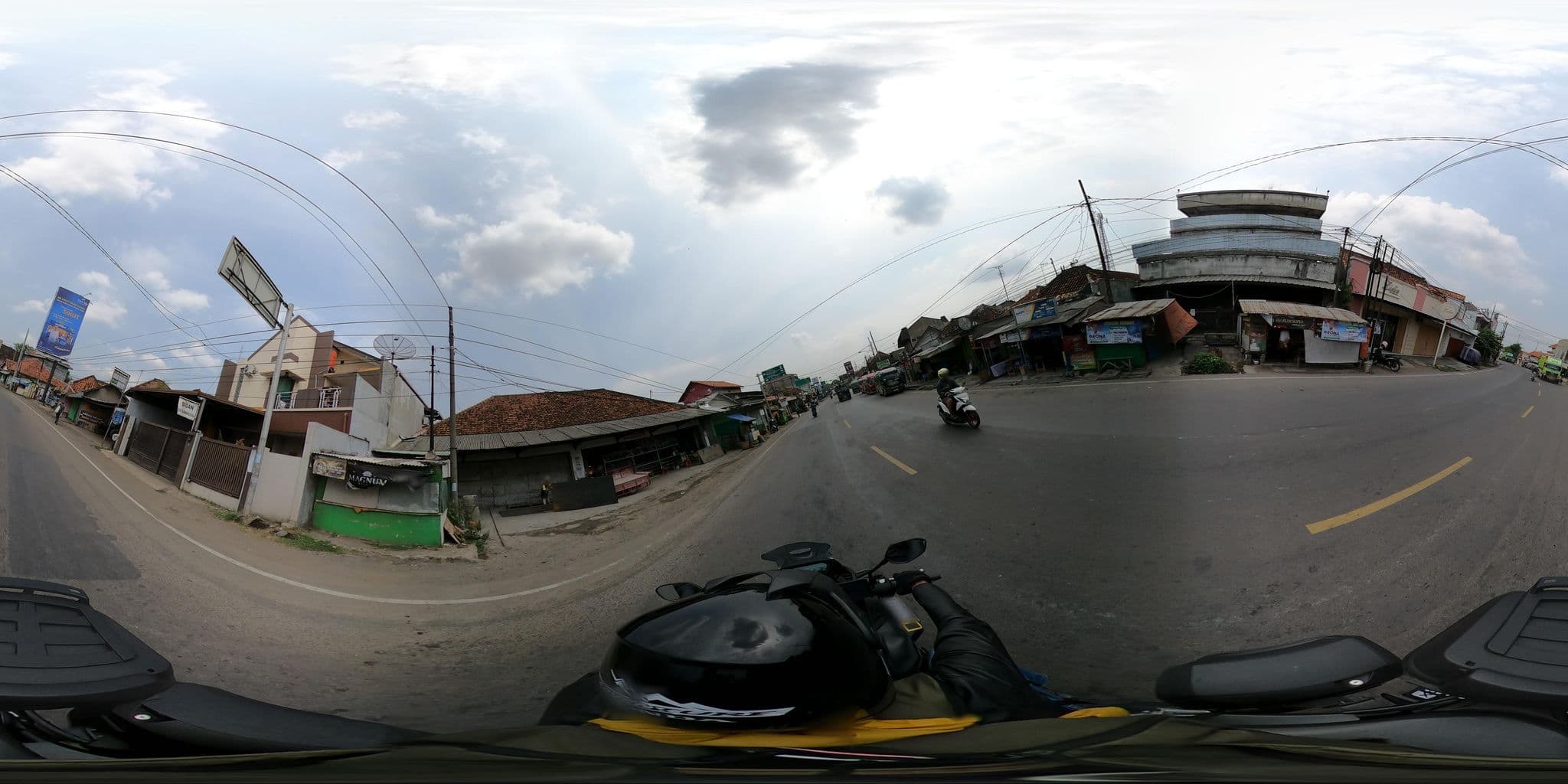 Street view near Hotel Families, Majalengka — © Kaart_Local (CC BY-SA · Mapillary)