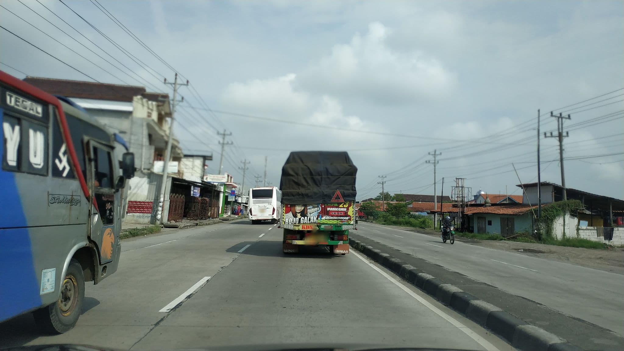 Street view near Hotel Palapa, Bulakamba — © akrimullag (CC BY-SA · Mapillary)
