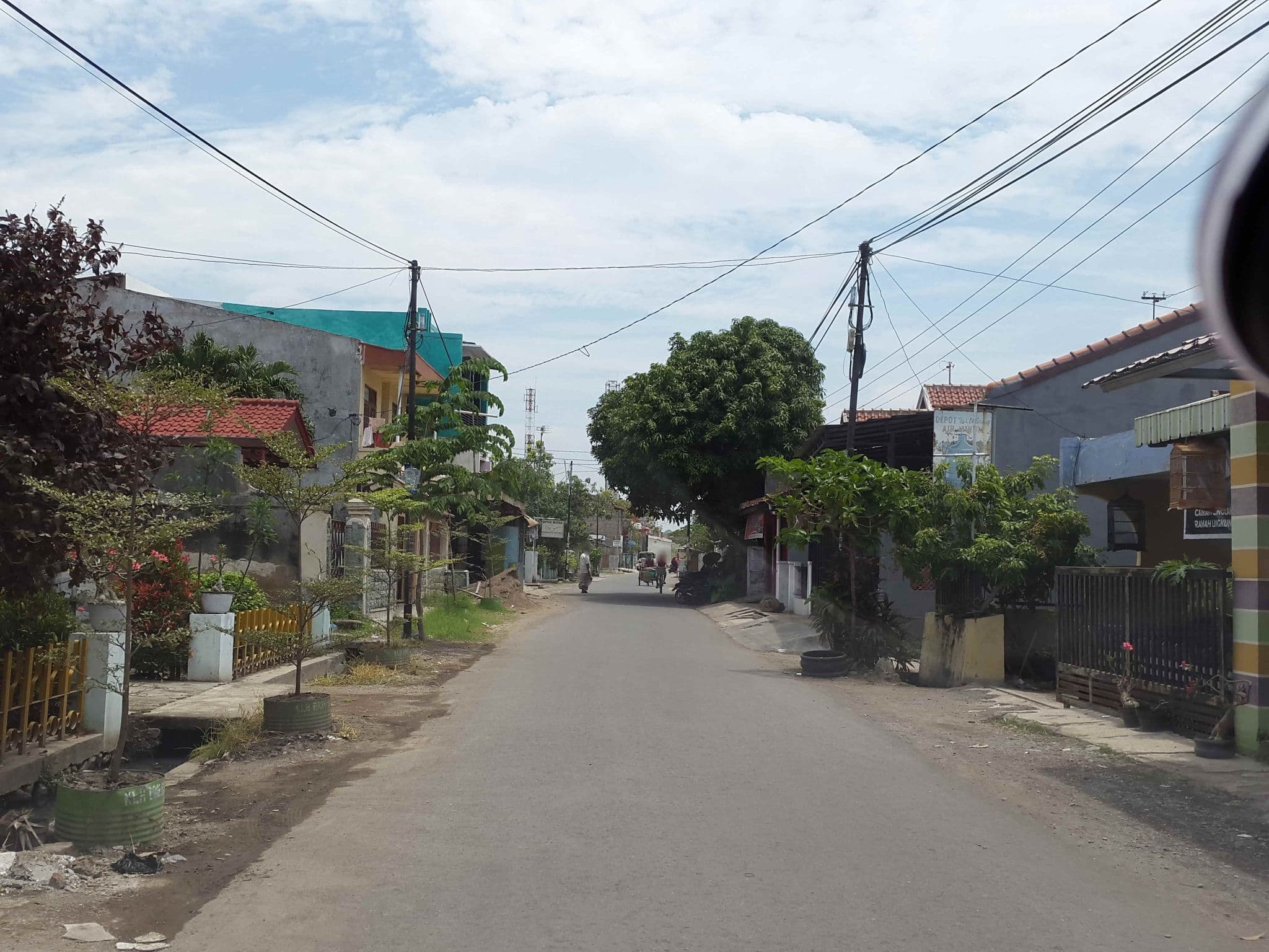 Street view near Cempaka Sari Hotel, Dukuhturi — © roadroid (CC BY-SA · Mapillary)