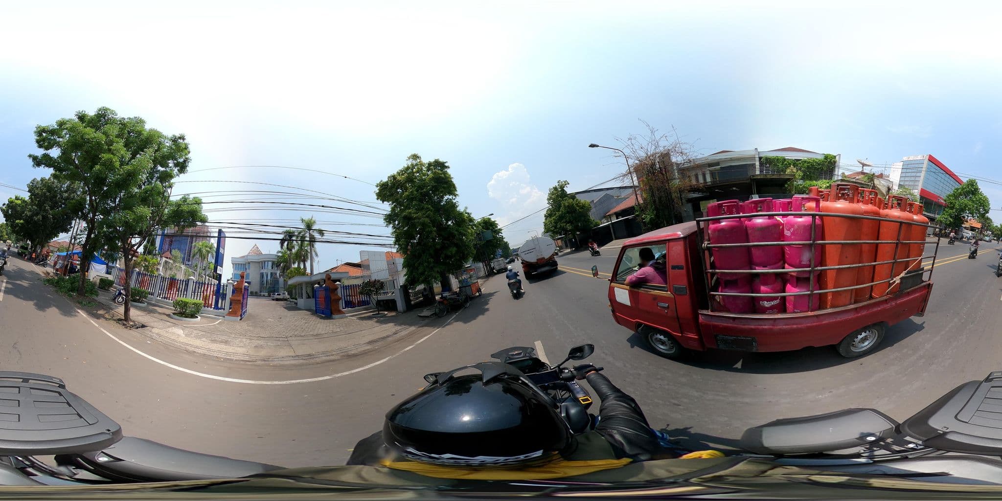 Street view near Bentani hotel, Cirebon — © Kaart_Local (CC BY-SA · Mapillary)