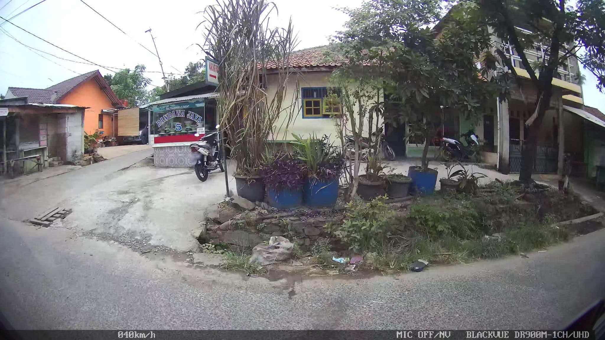 Street view near Hom Hotel Room 203, Bekasi — © kaart_2 (CC BY-SA · Mapillary)