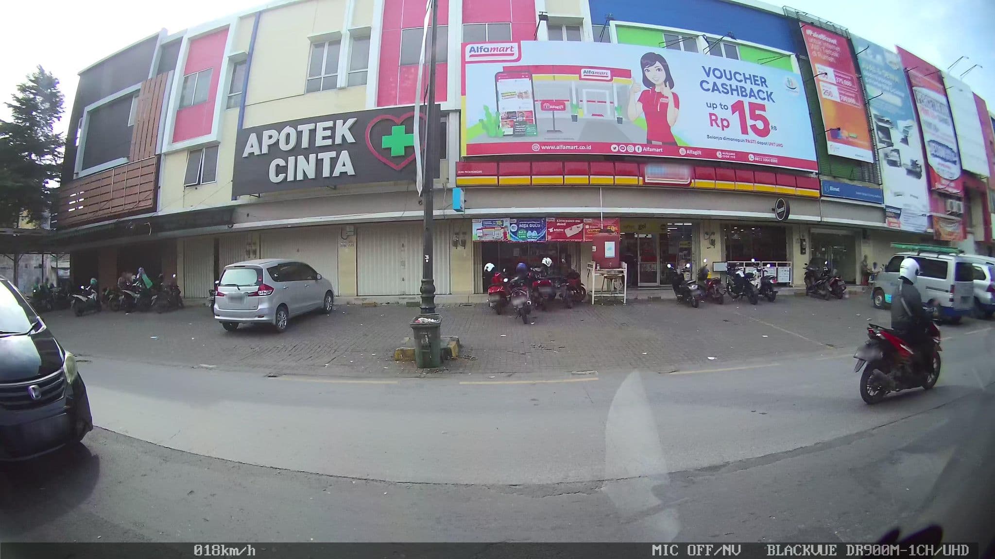 Street view near Suci Borland's Room, Cikarang — © kaart_2 (CC BY-SA · Mapillary)